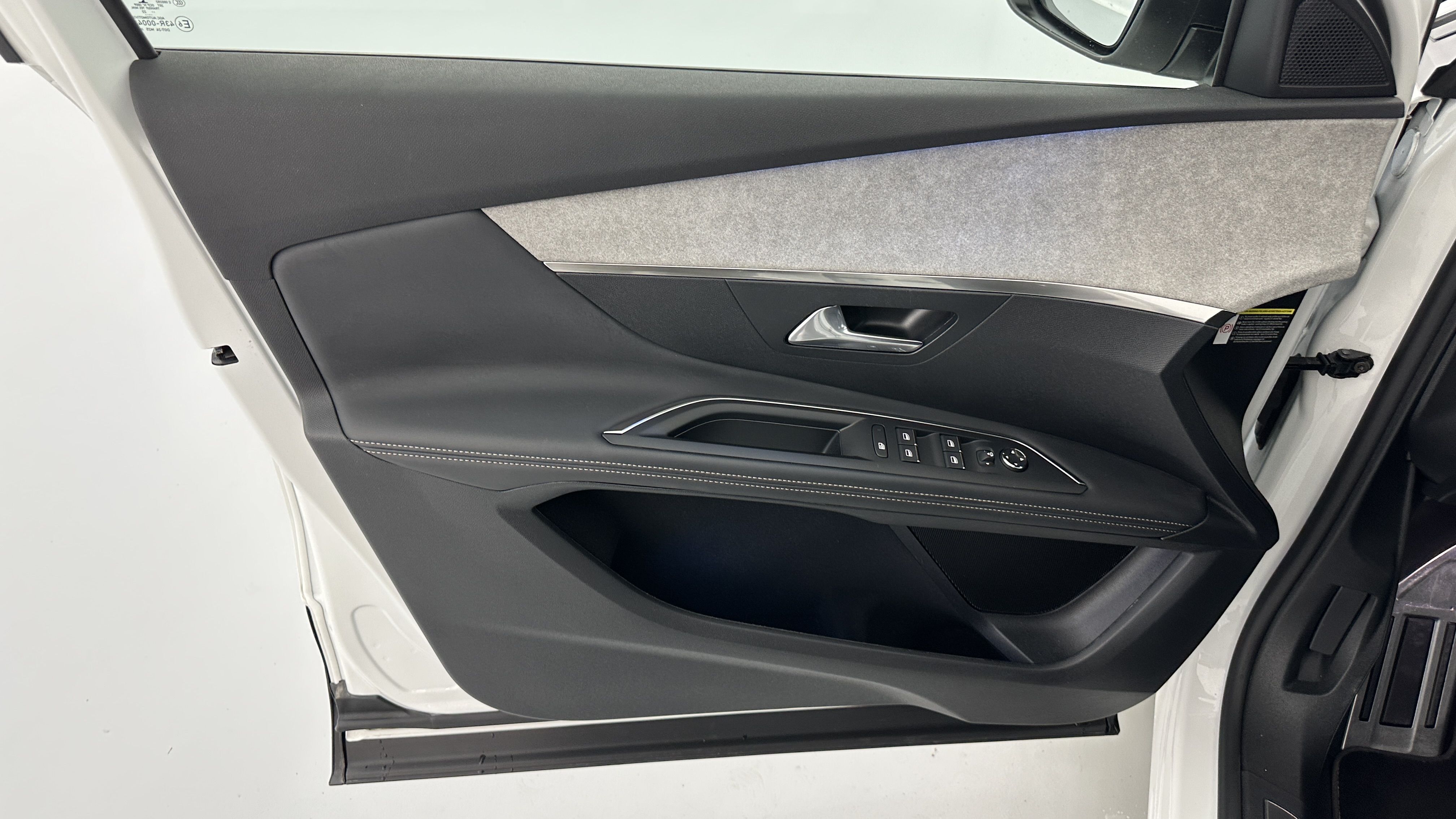 Peugeot 3008 - Image 12