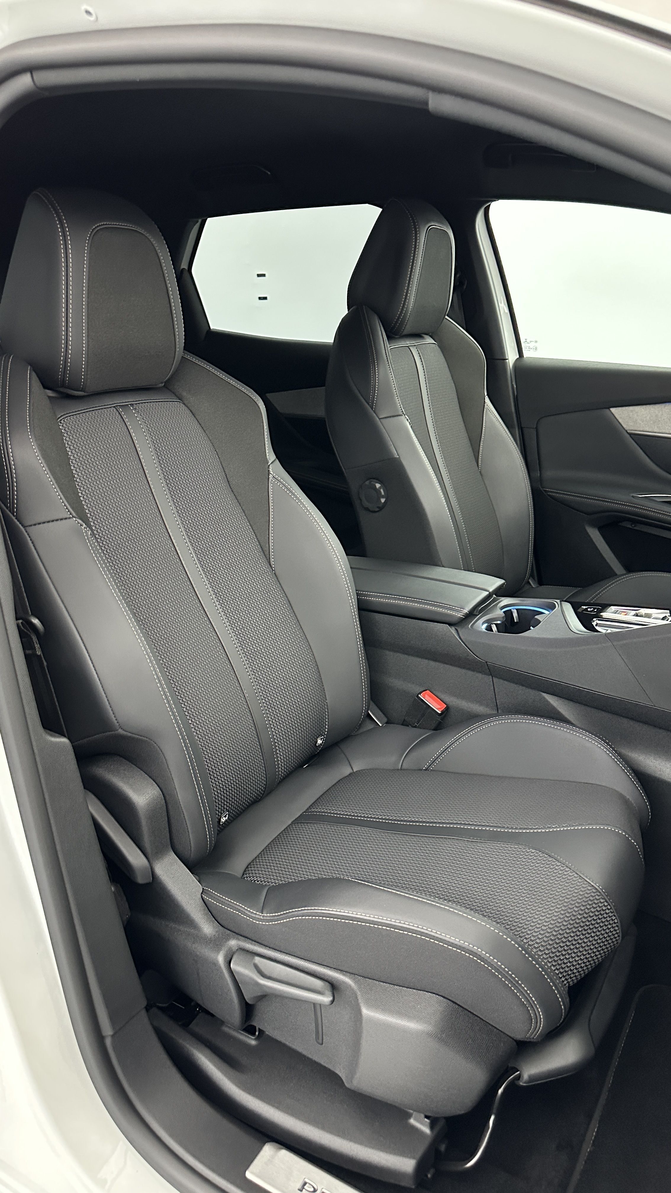 Peugeot 3008 - Image 17