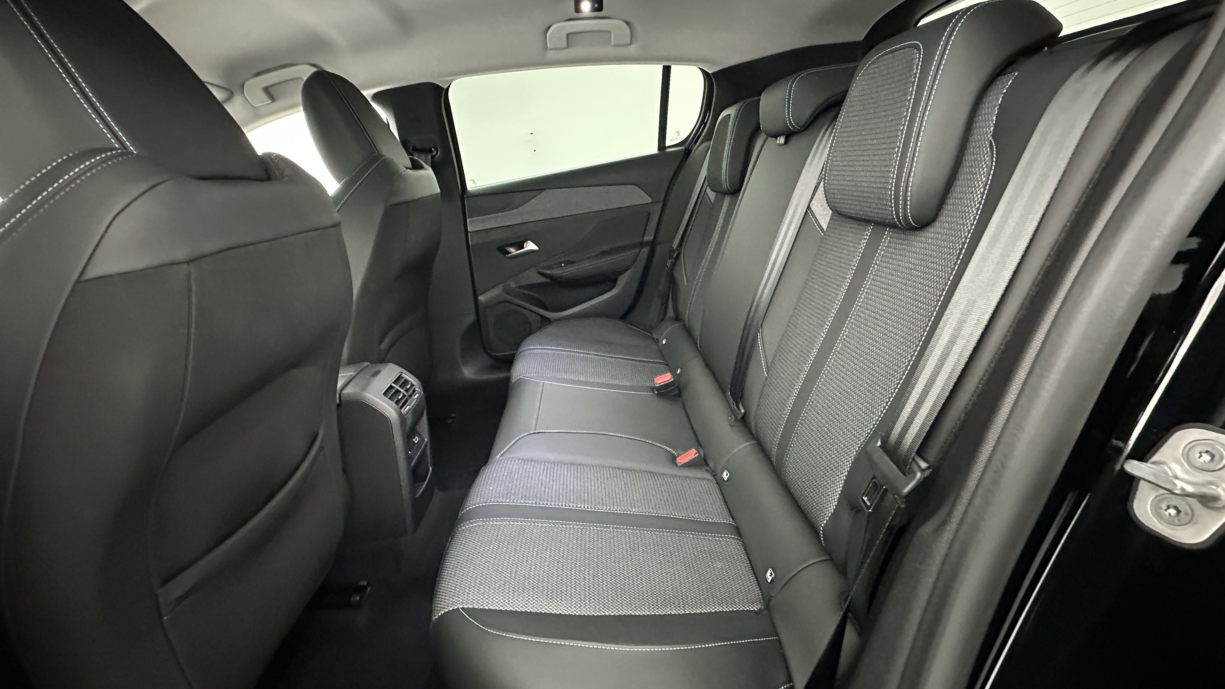 Peugeot 308 - Image 9