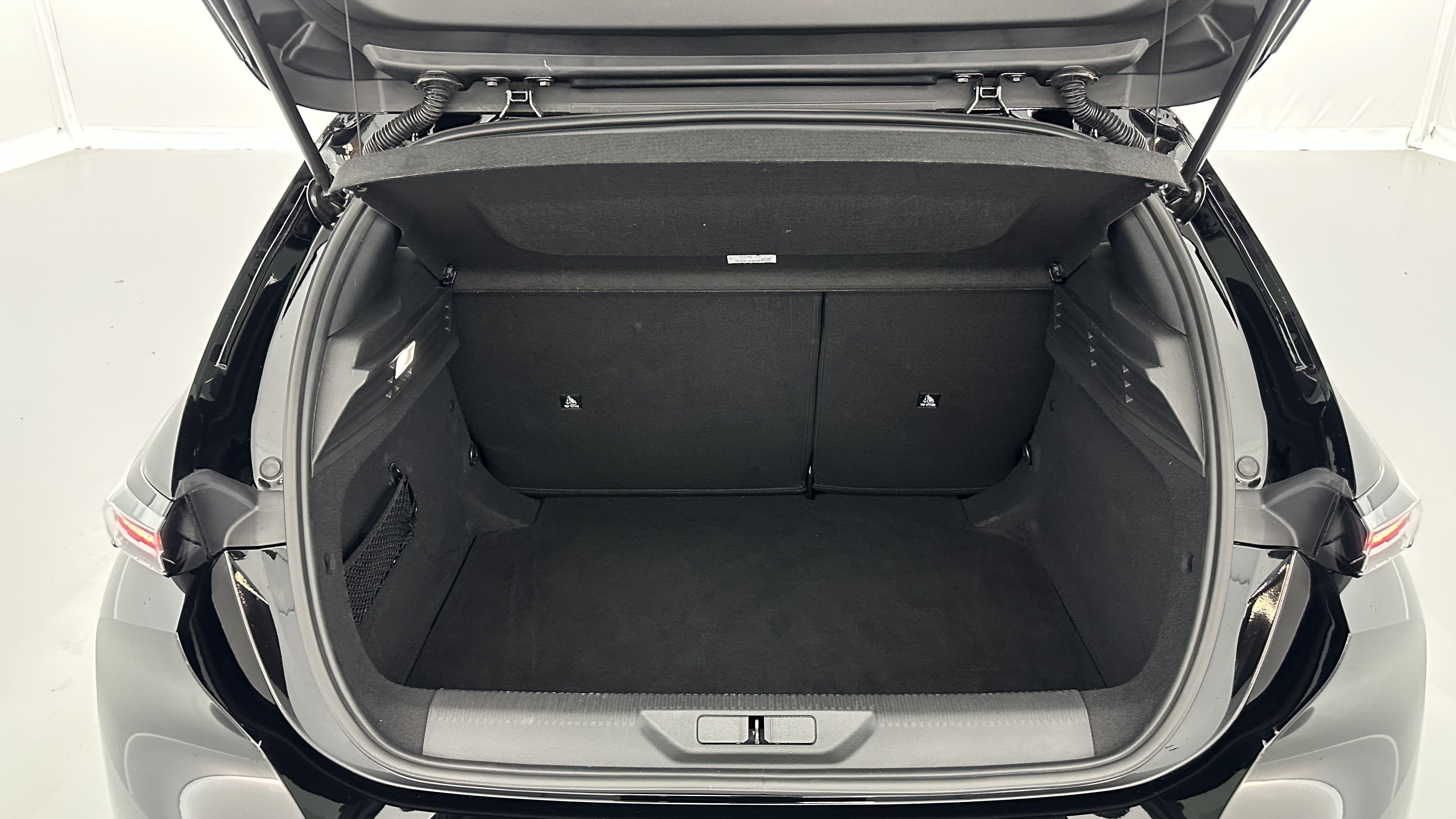 Peugeot 308 - Image 10