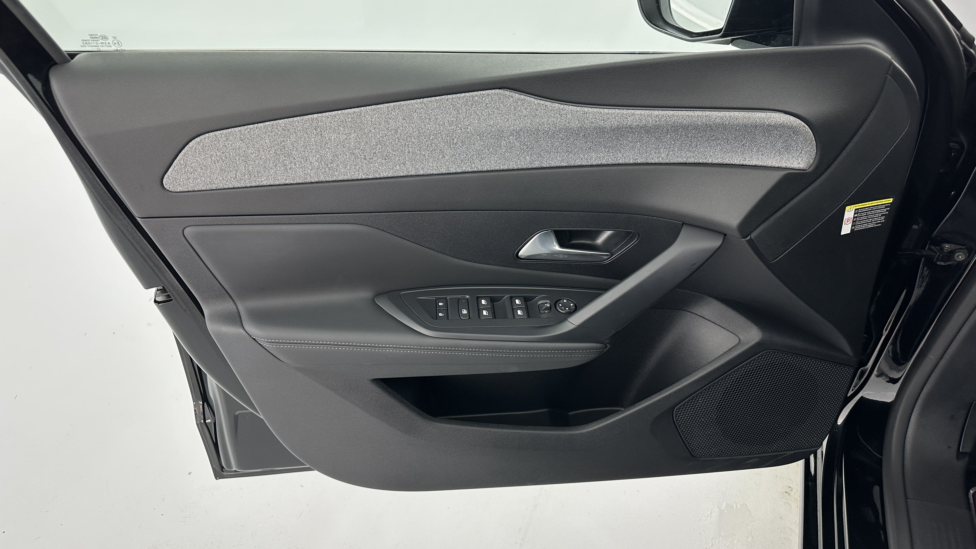 Peugeot 308 - Image 13