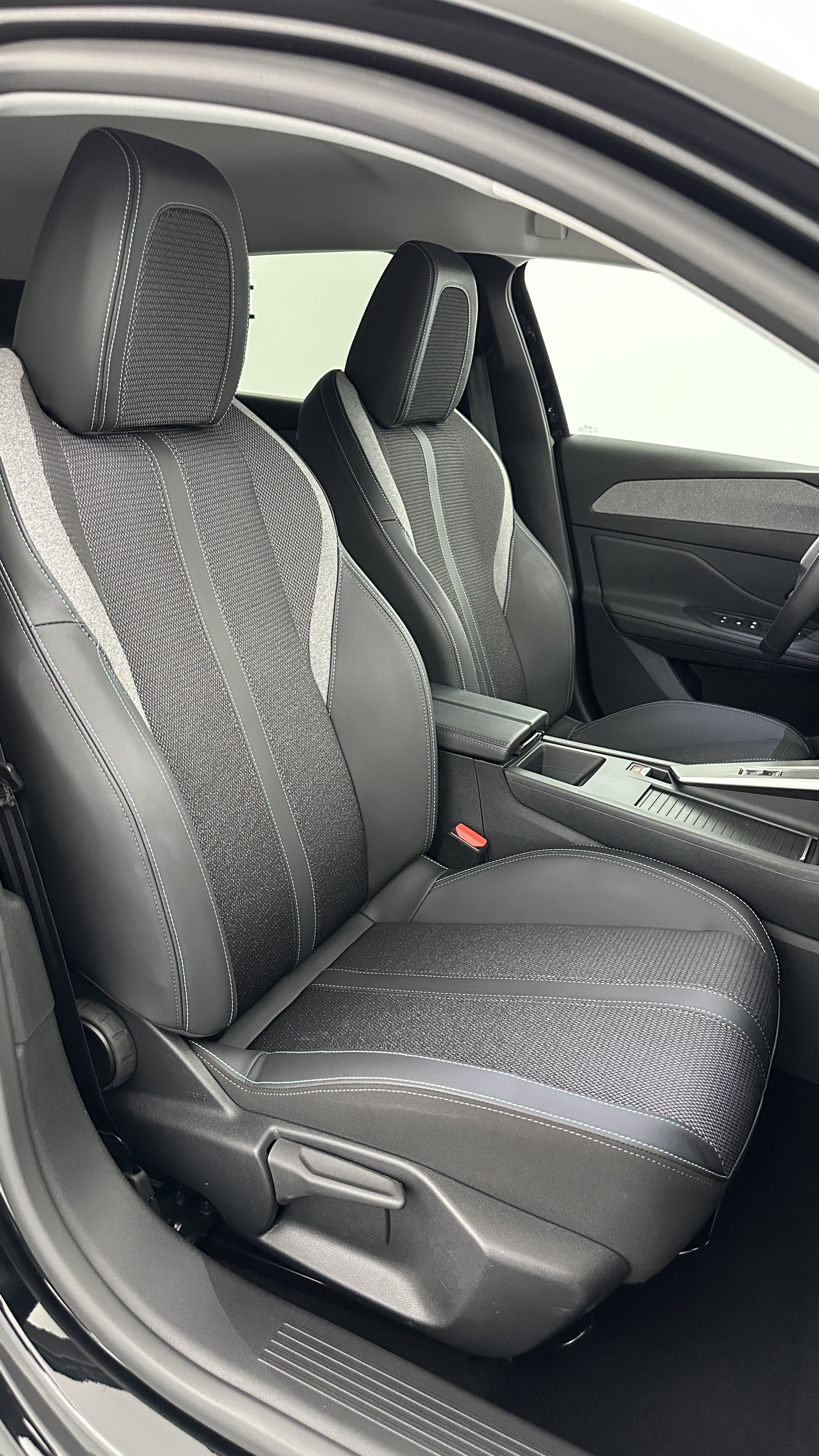 Peugeot 308 - Image 18