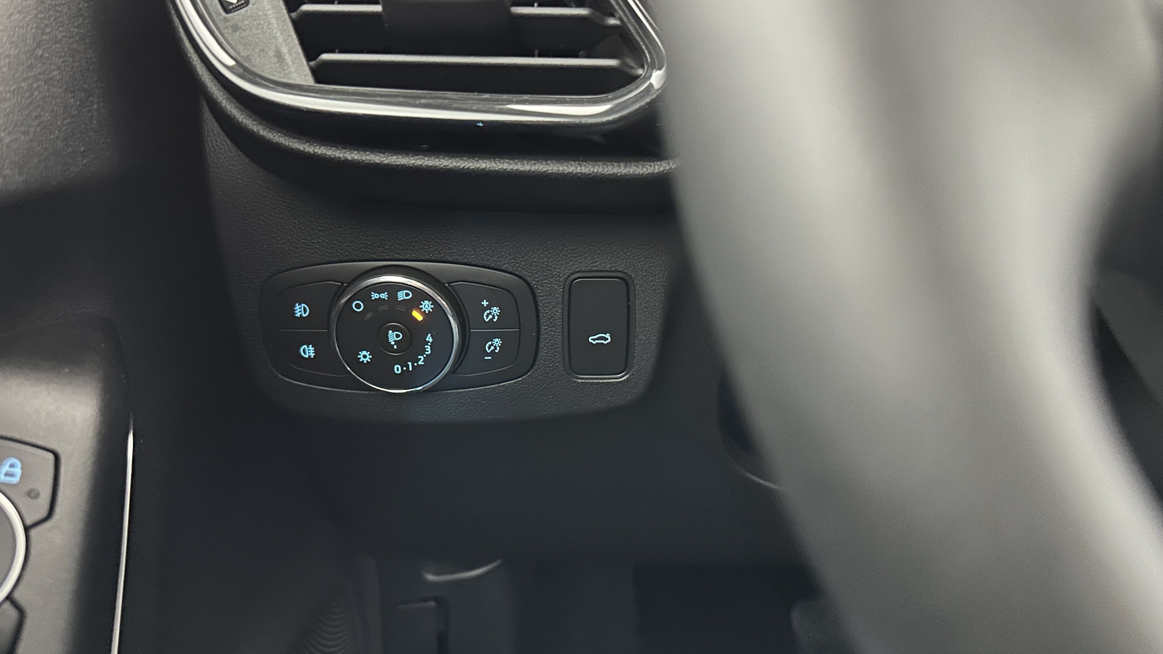 Ford PUMA - Image 22