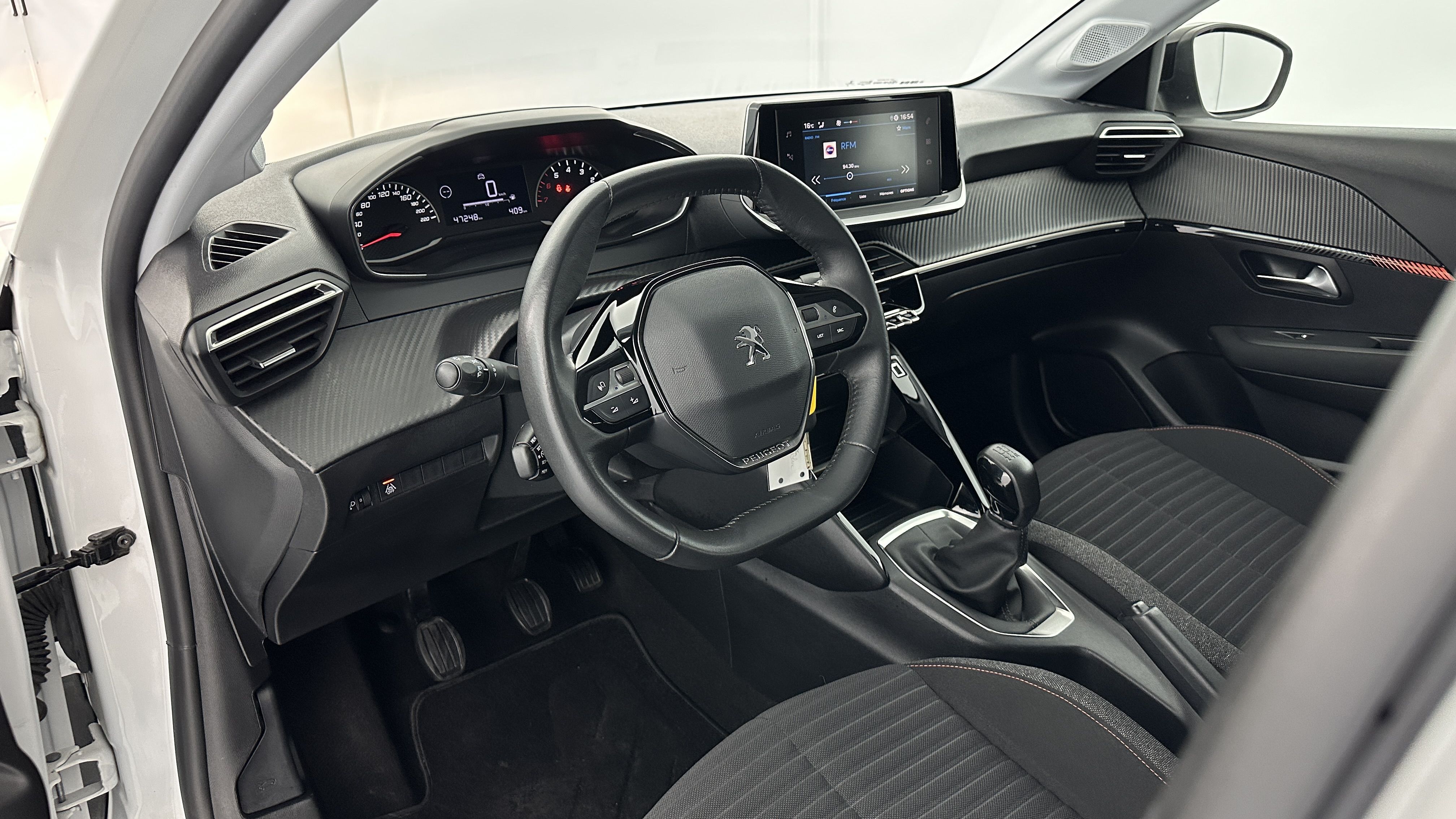 Peugeot 208 - Image 6