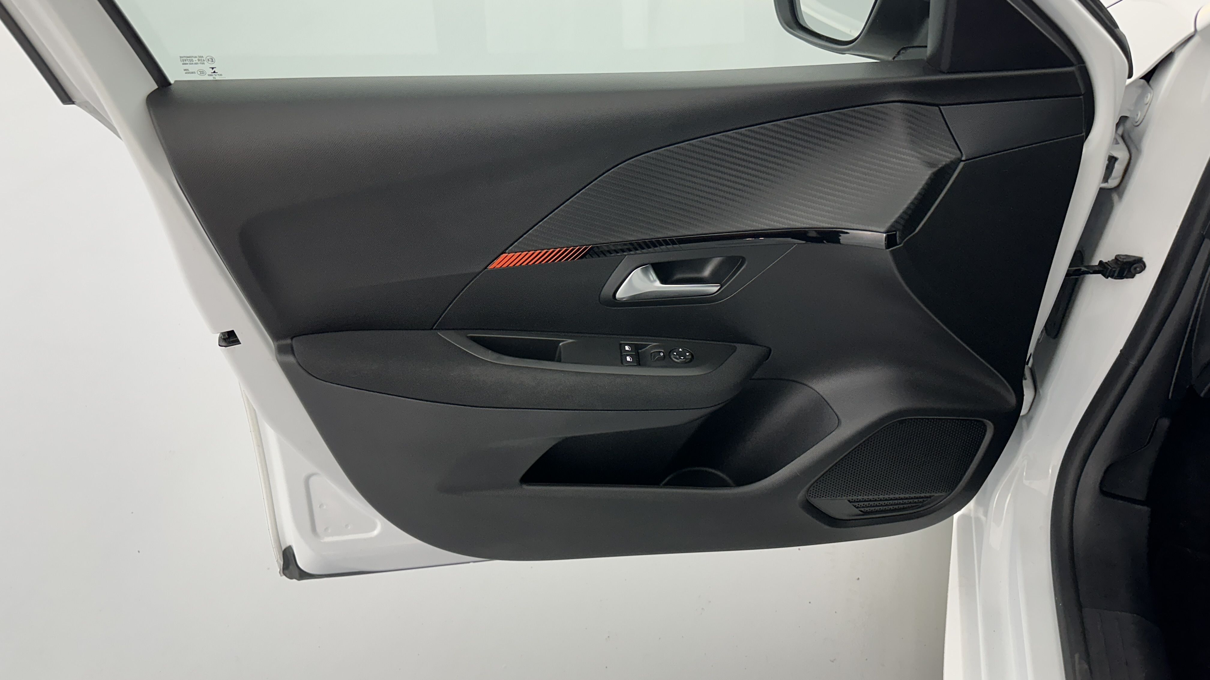 Peugeot 208 - Image 11