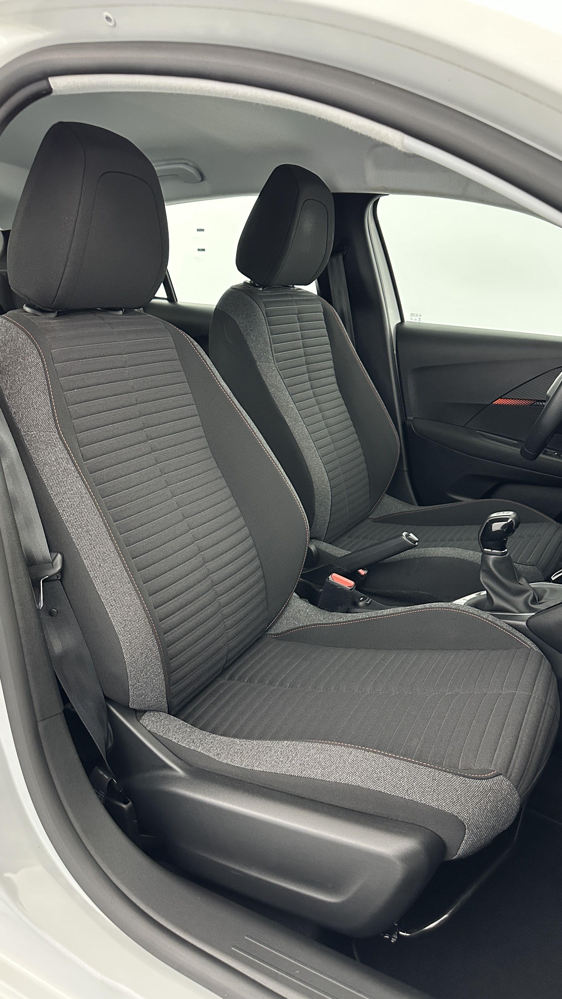 Peugeot 208 - Image 15