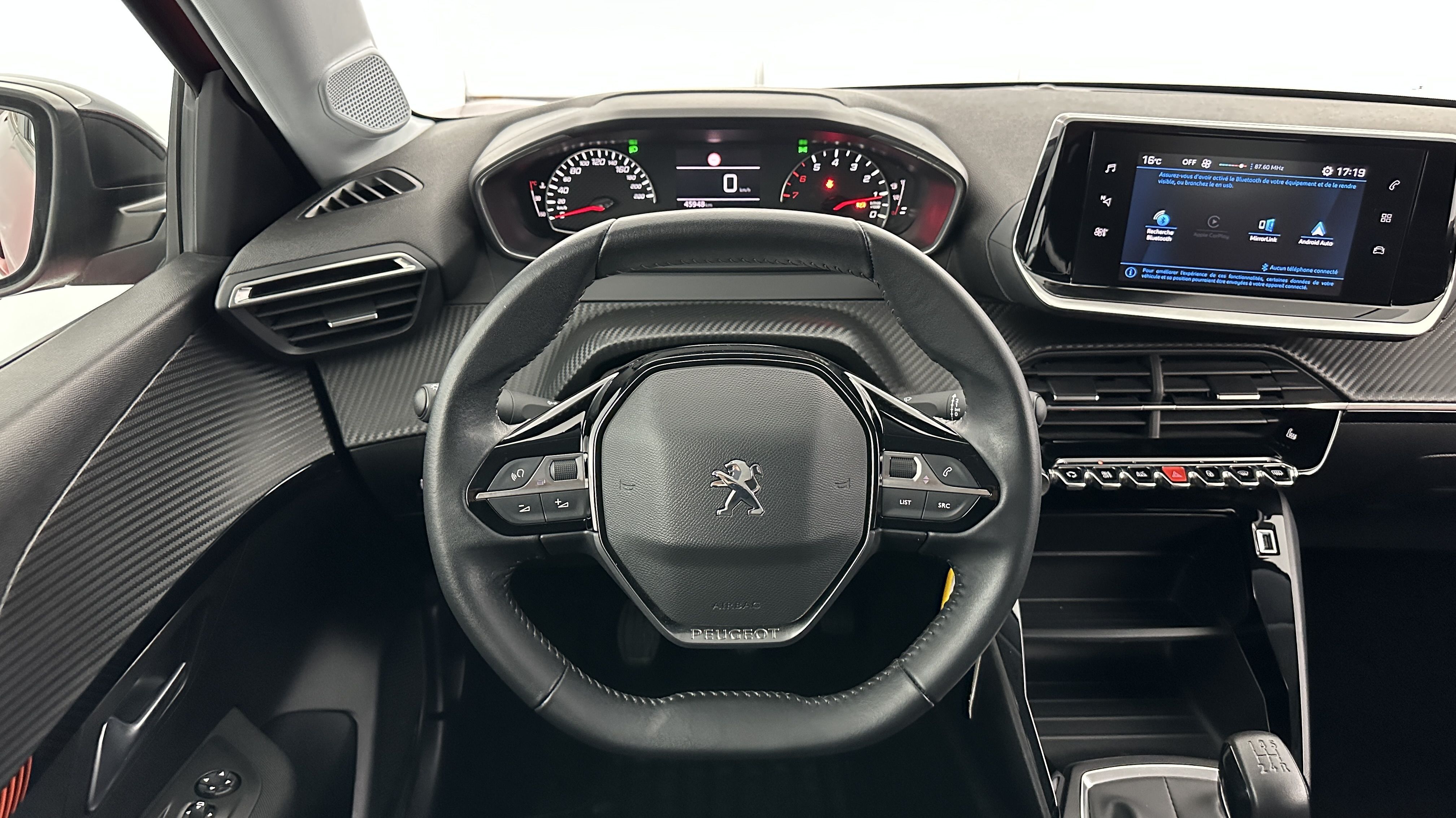 Peugeot 208 - Image 13