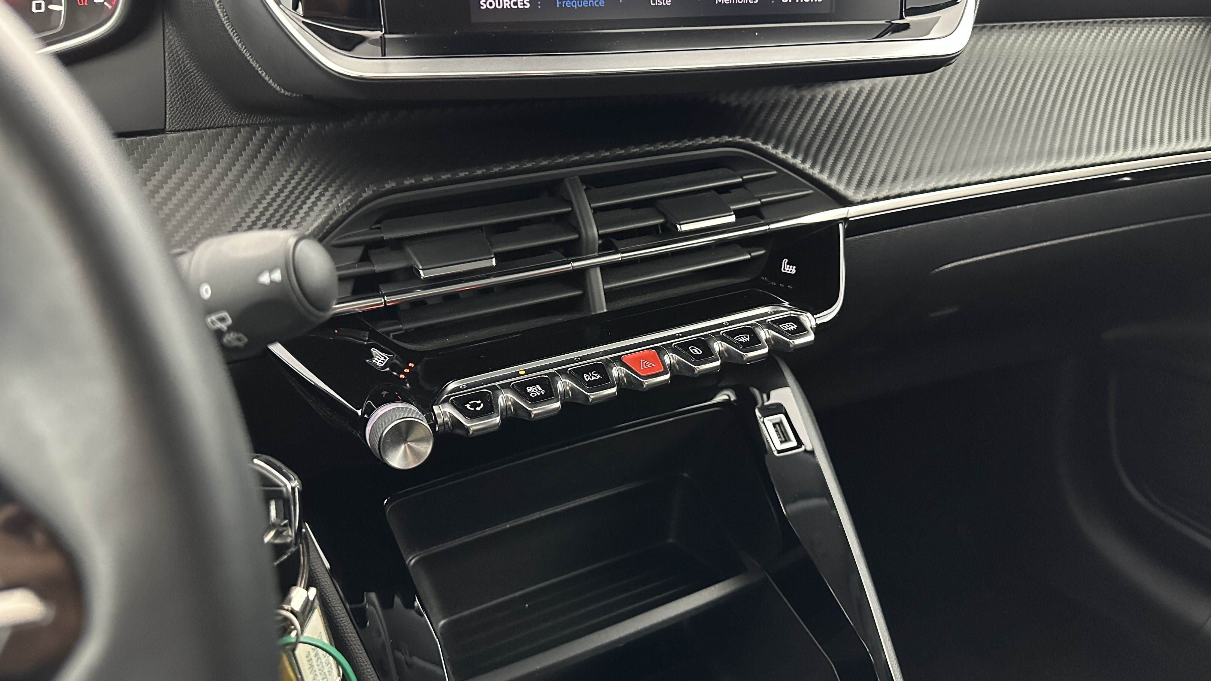 Peugeot 208 - Image 18