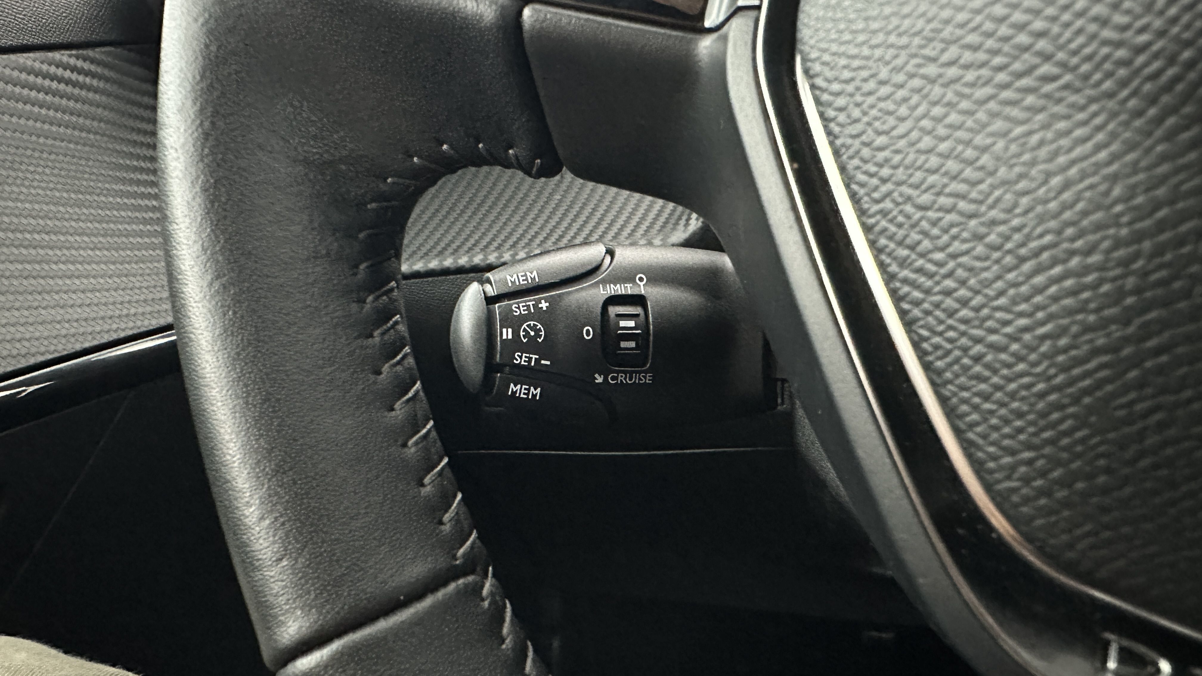 Peugeot 208 - Image 19