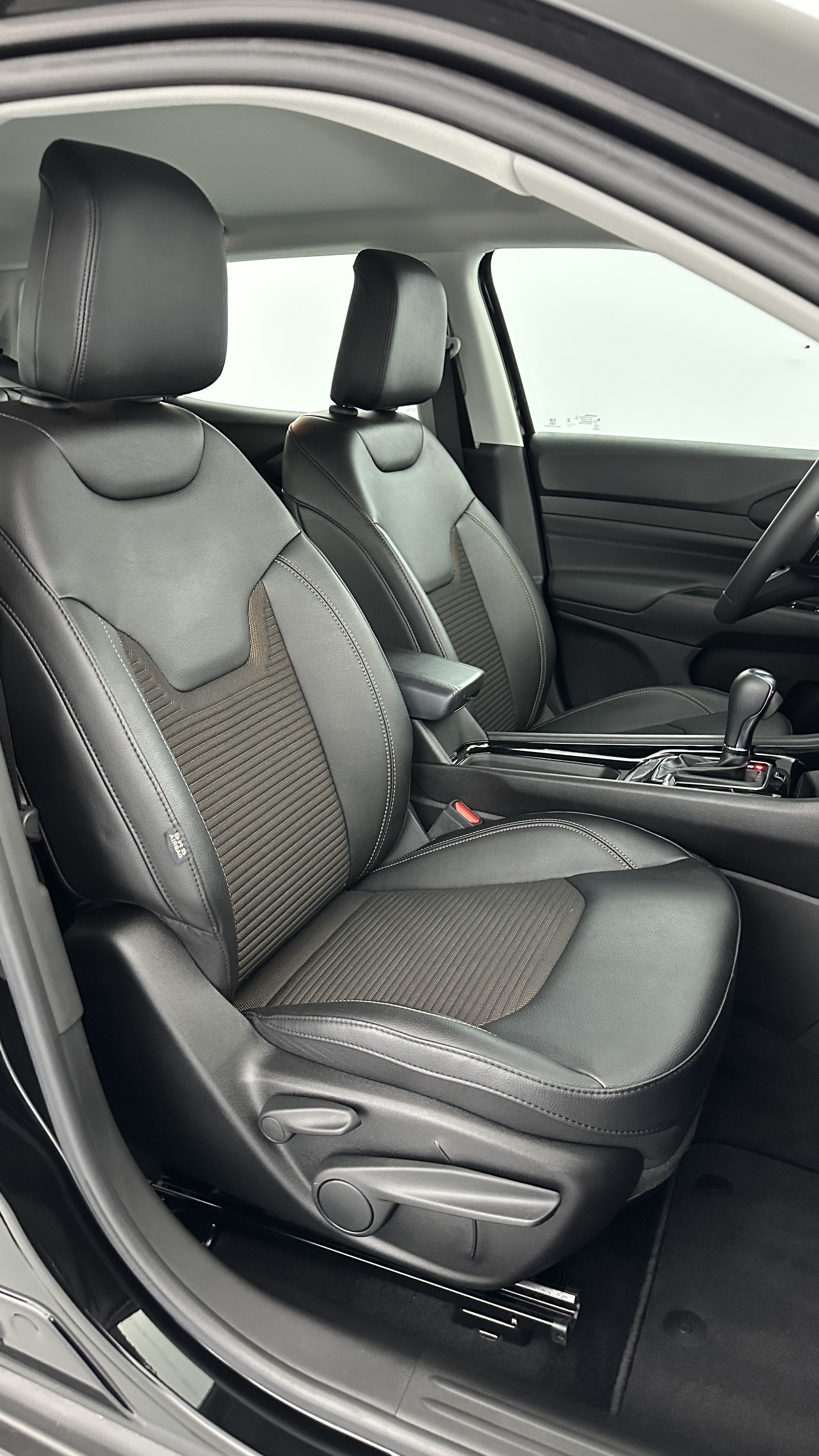 Jeep Compass - Image 17