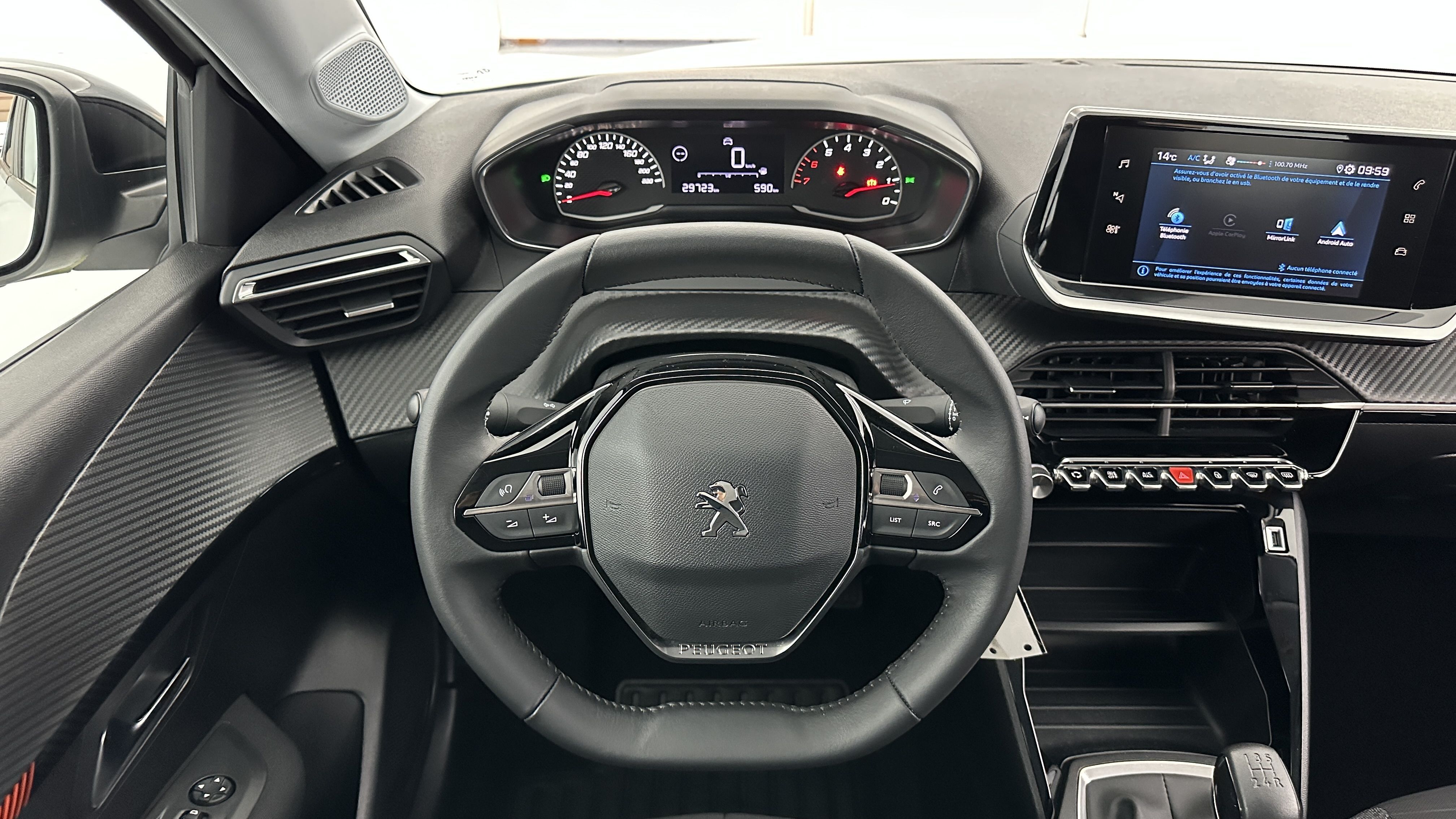Peugeot 208 - Image 13