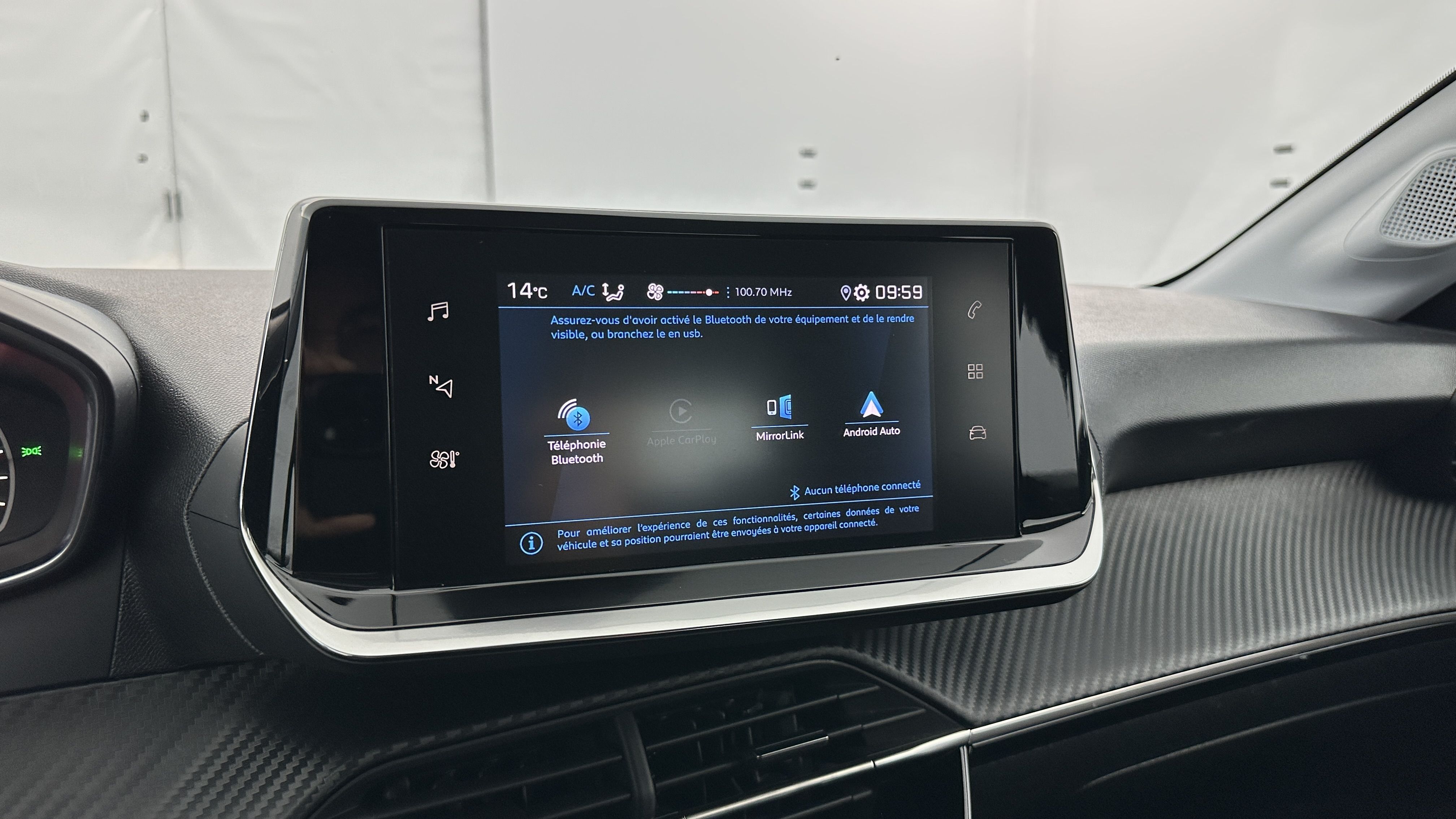 Peugeot 208 - Image 17