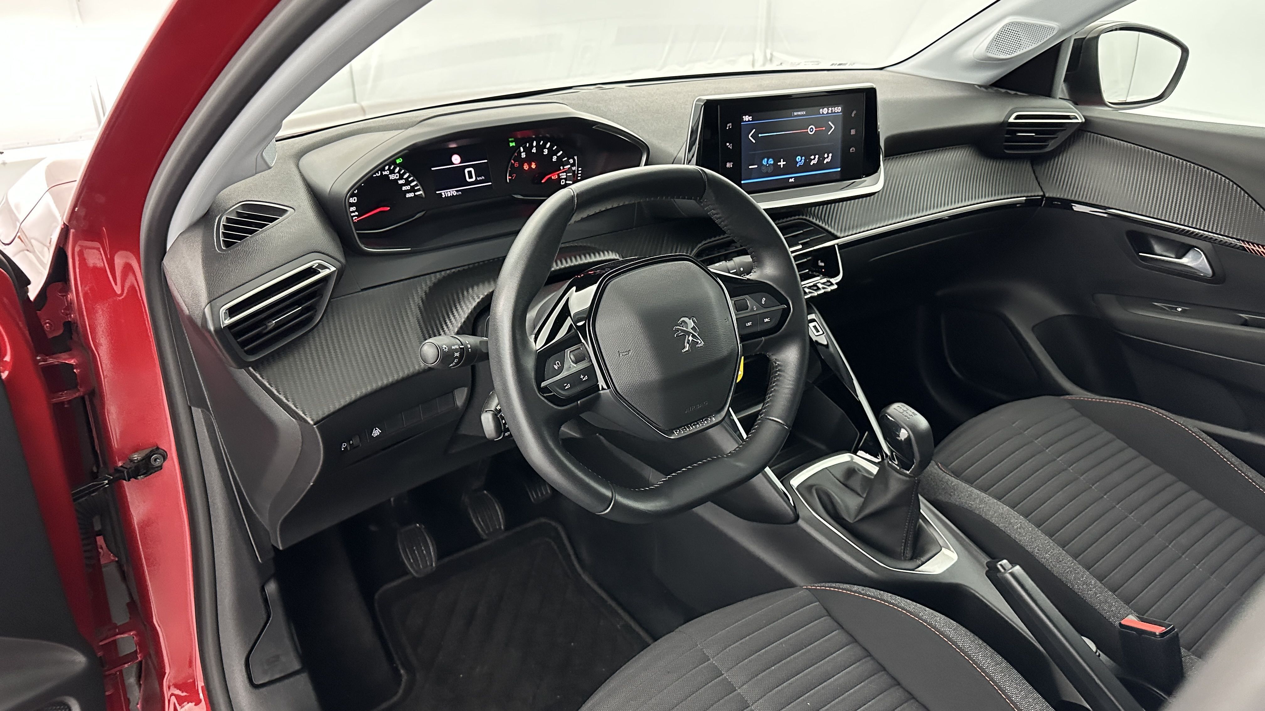 Peugeot 208 - Image 6