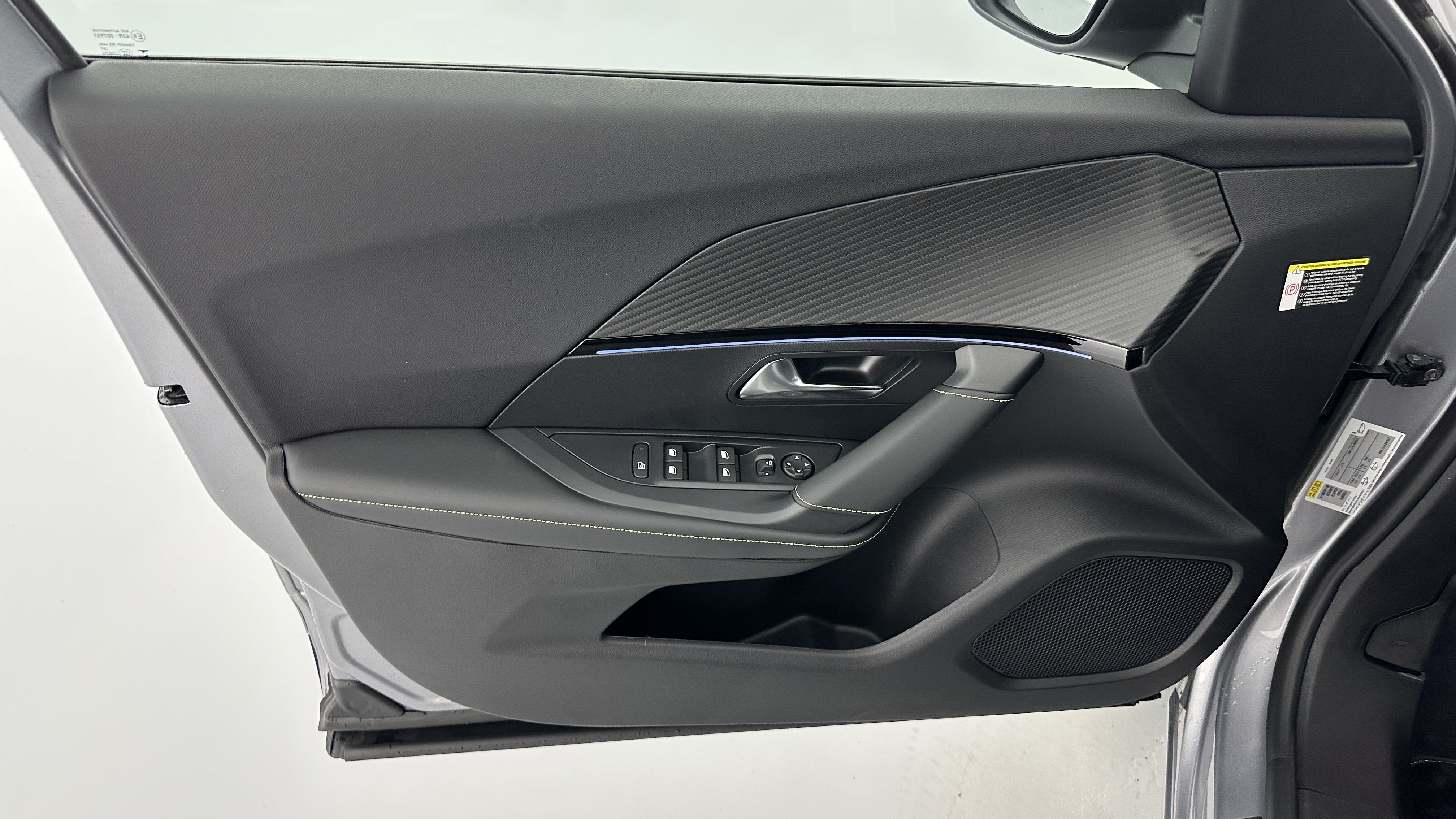 Peugeot 2008 - Image 13