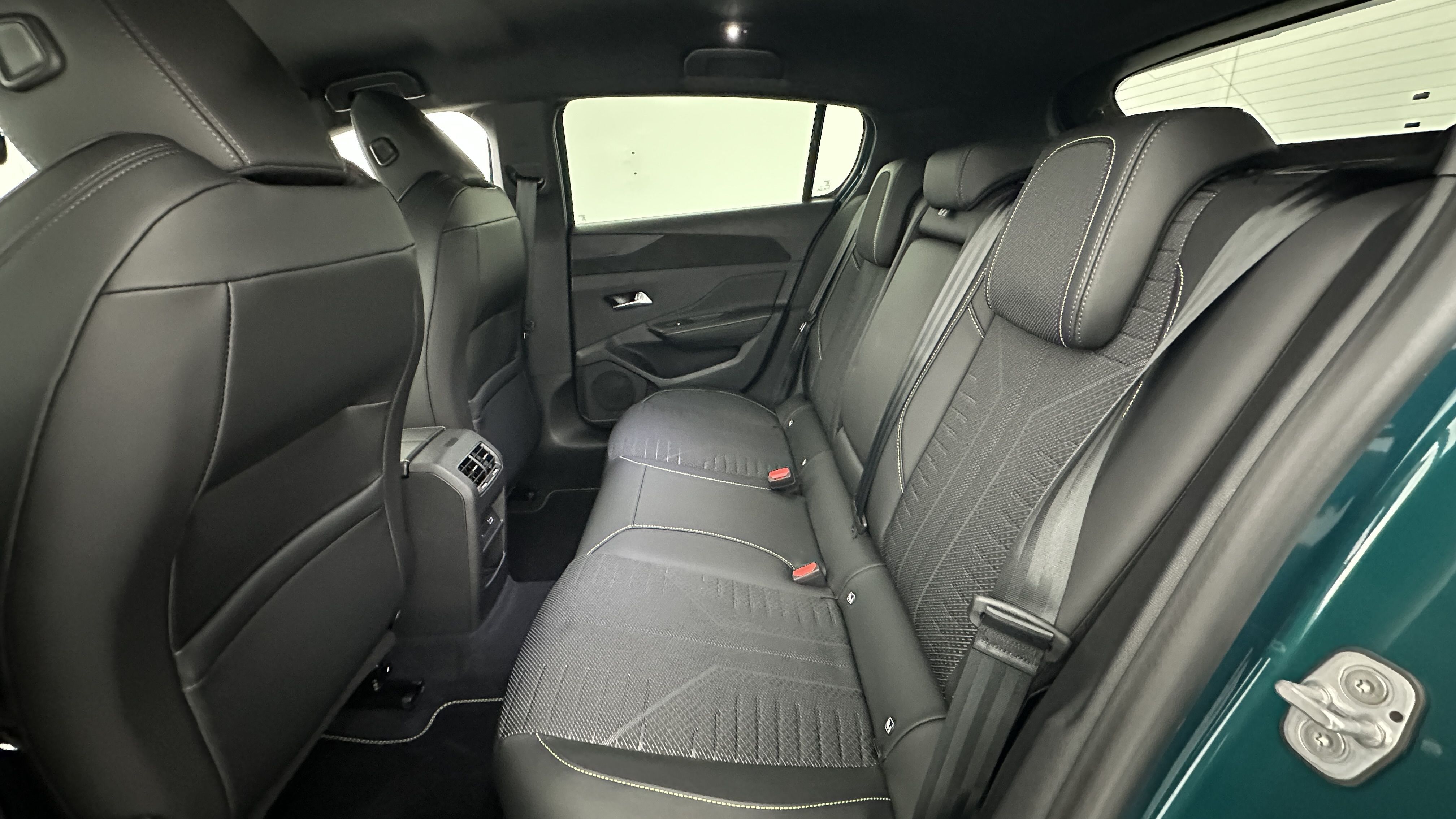 Peugeot 308 - Image 9