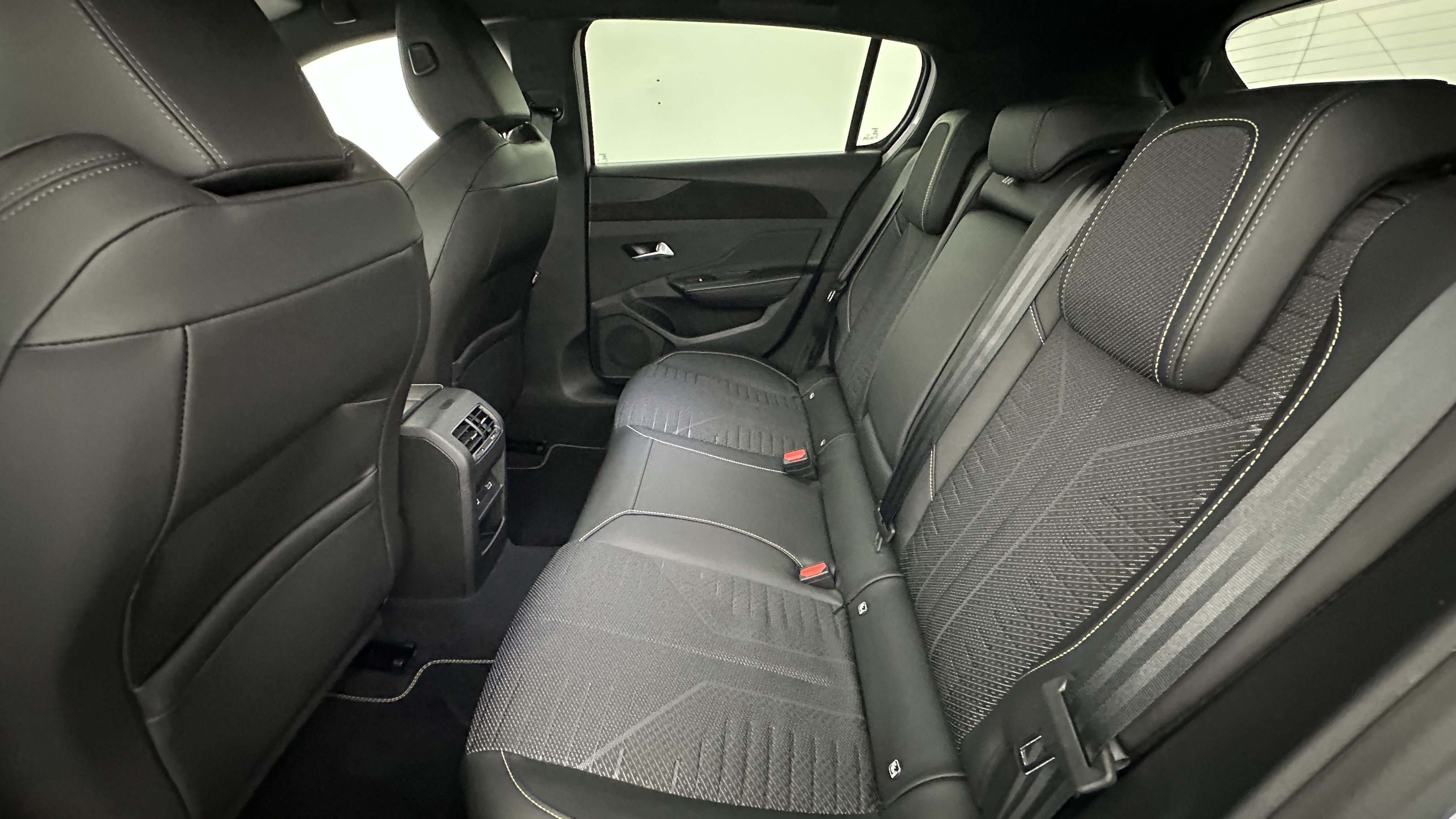 Peugeot 308 - Image 9