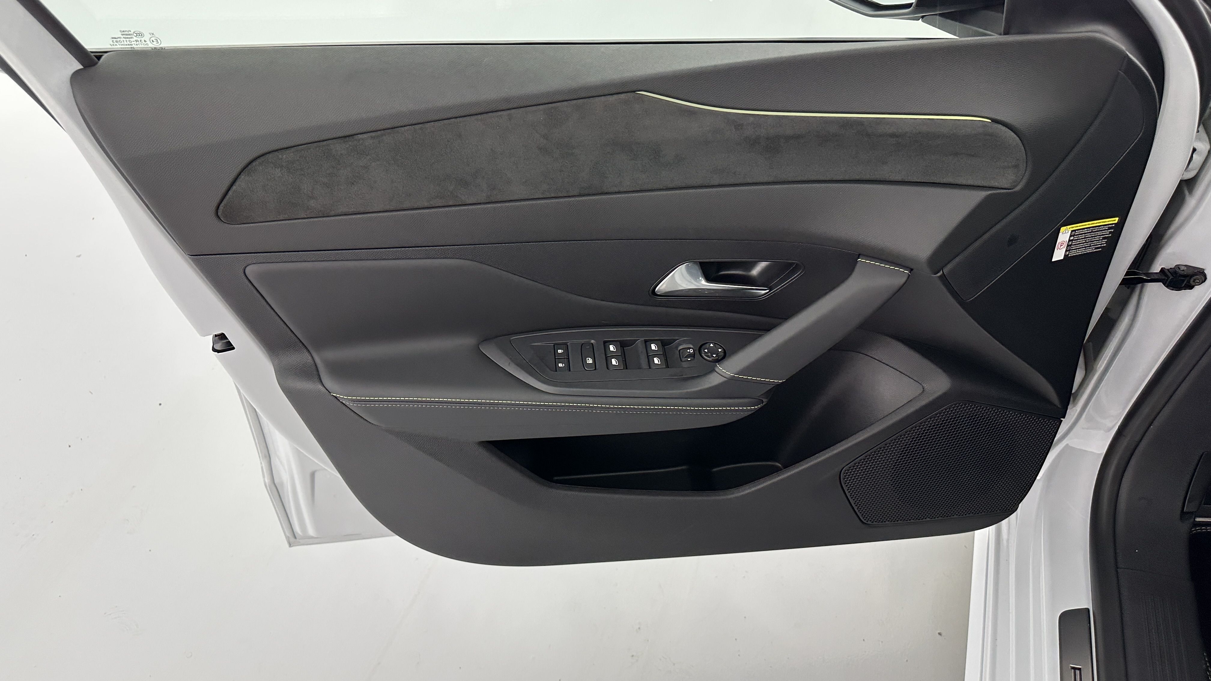 Peugeot 308 - Image 13