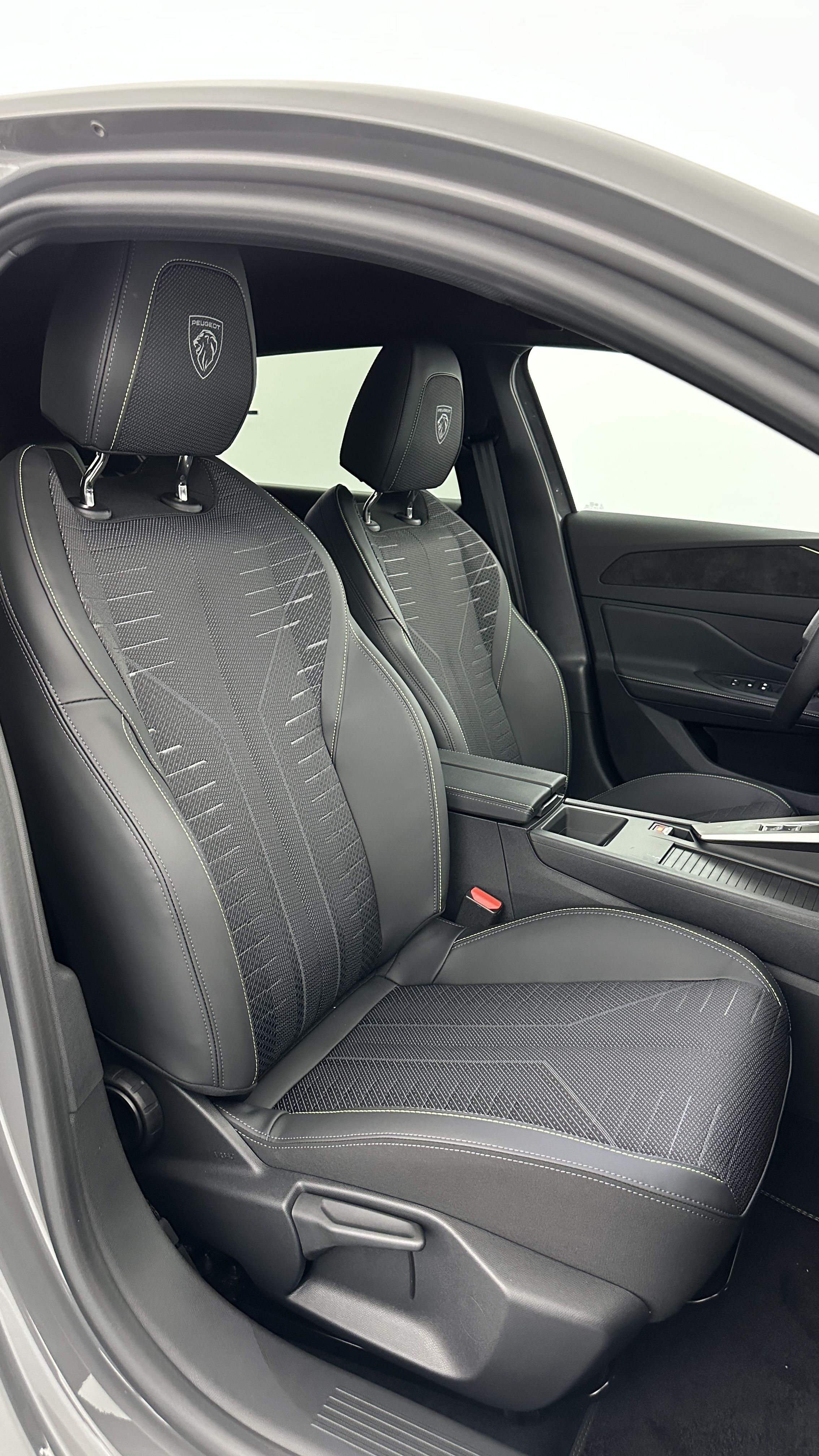 Peugeot 308 - Image 18