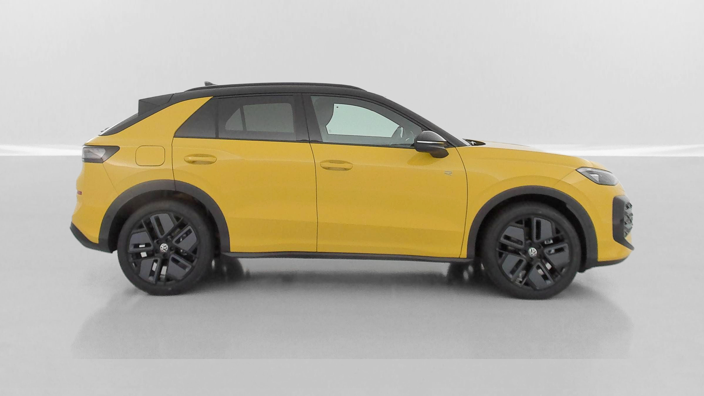 Volkswagen T-Roc - Image 30