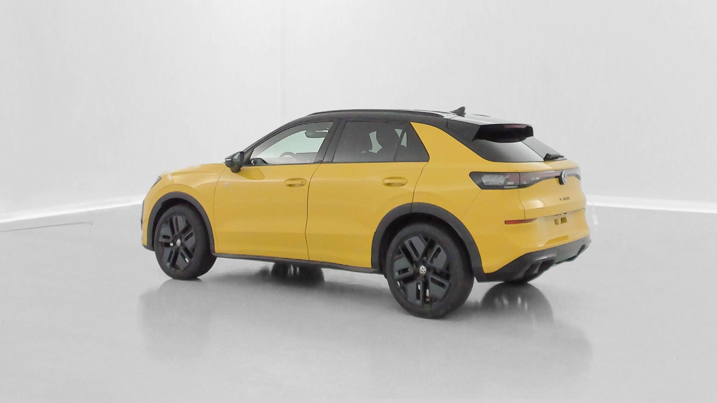Volkswagen T-Roc - Image 32