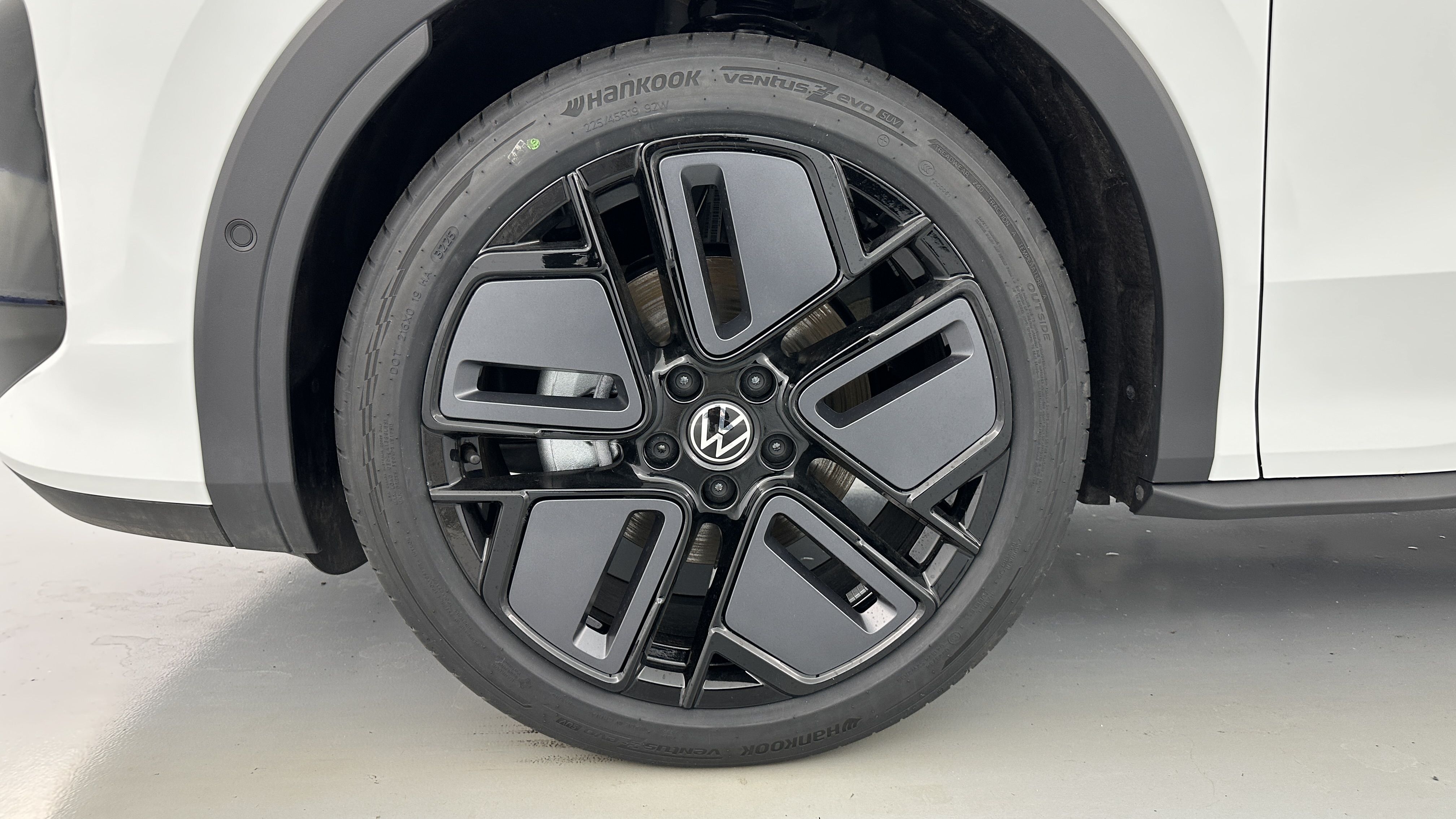 Volkswagen T-Roc - Image 12