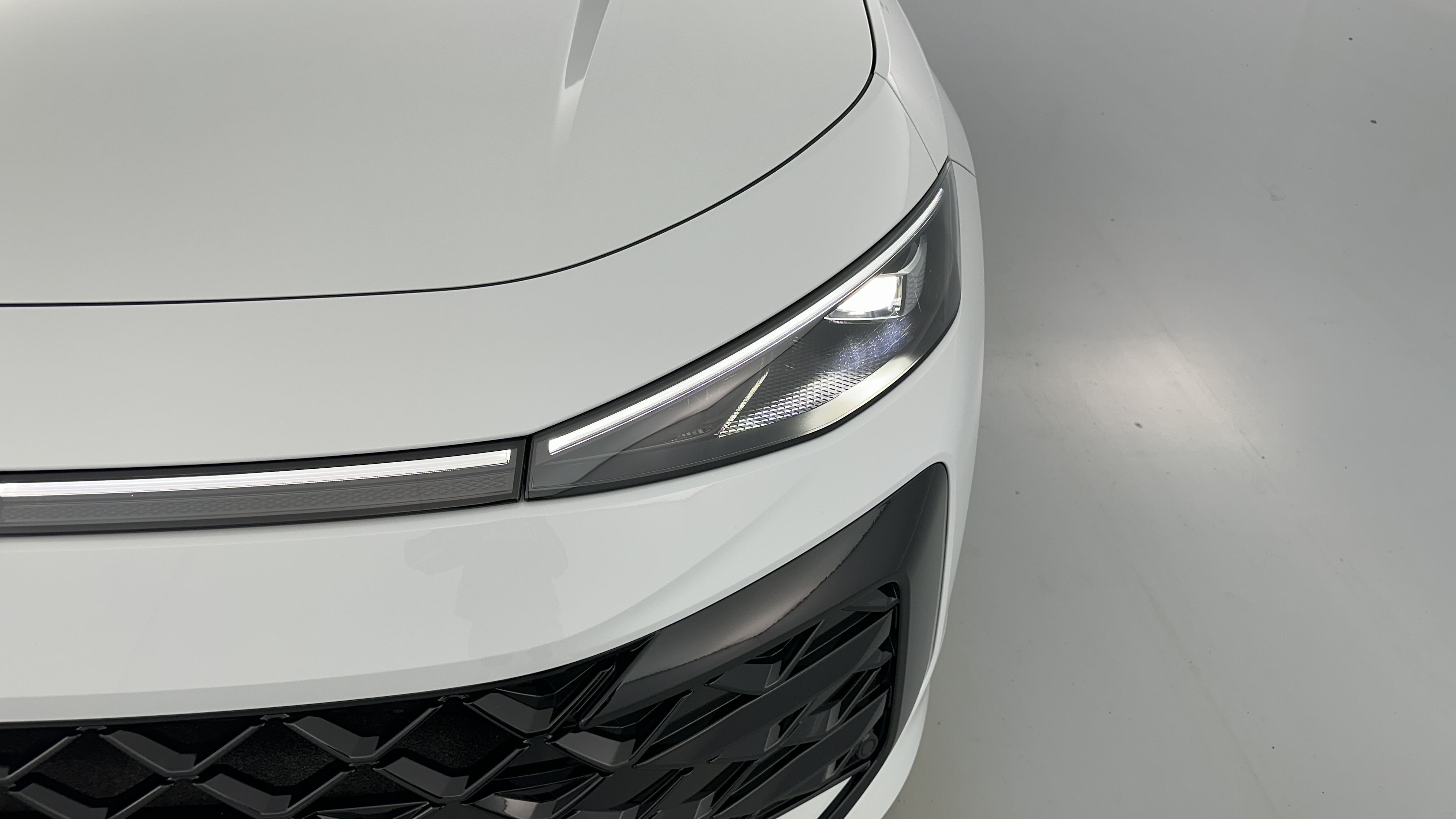 Volkswagen T-Roc - Image 25