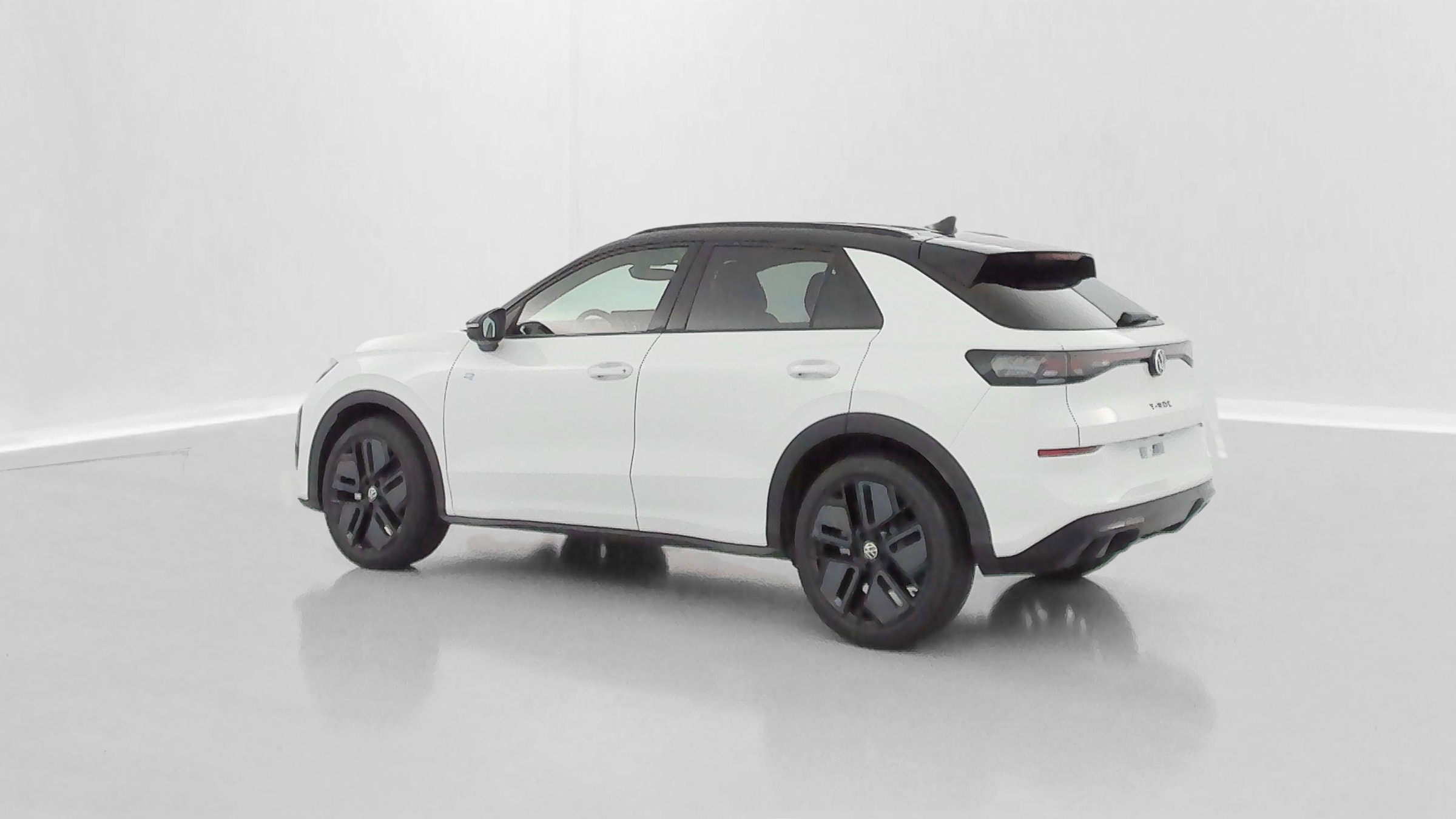 Volkswagen T-Roc - Image 32