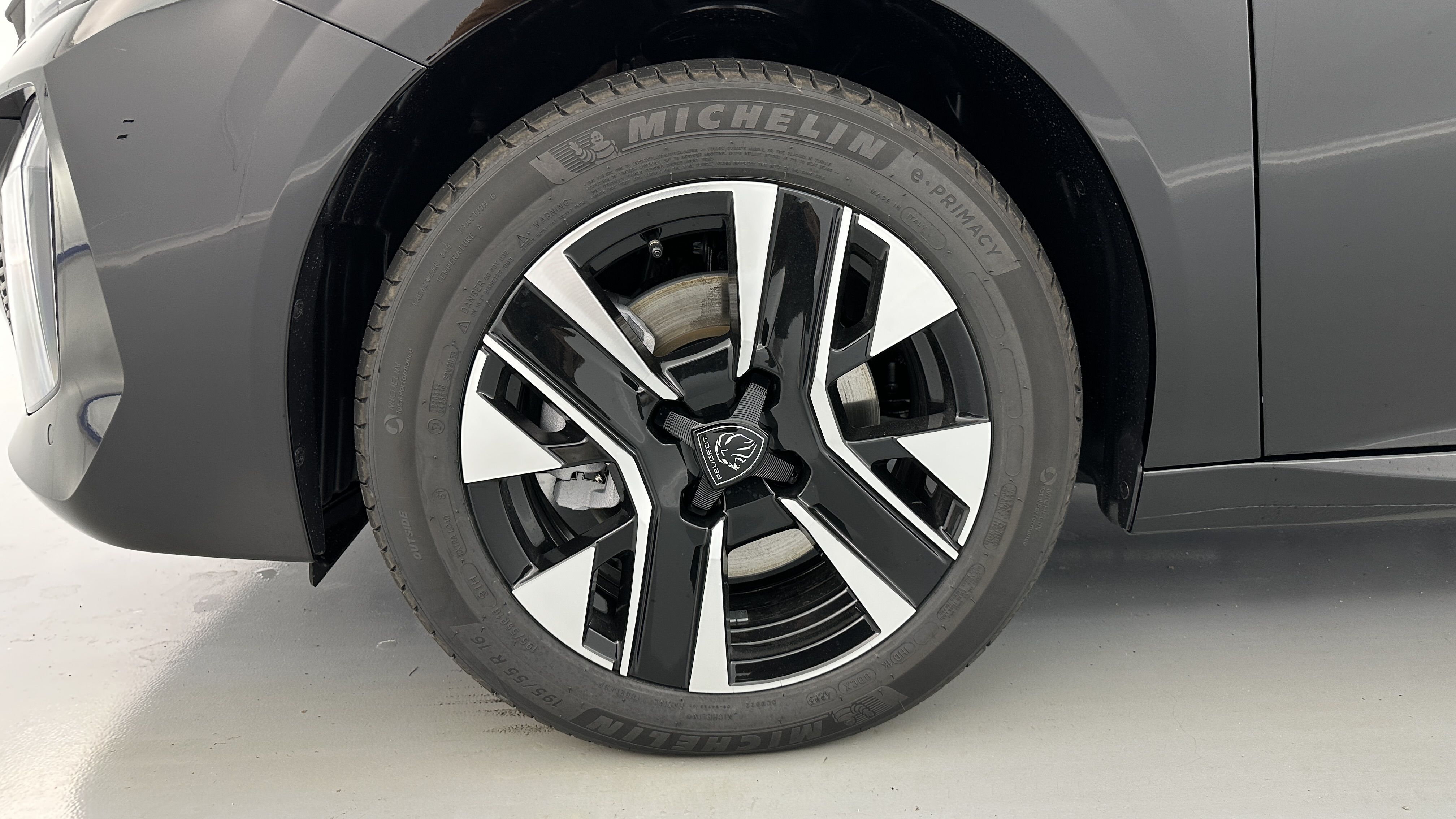 Peugeot 208 - Image 11