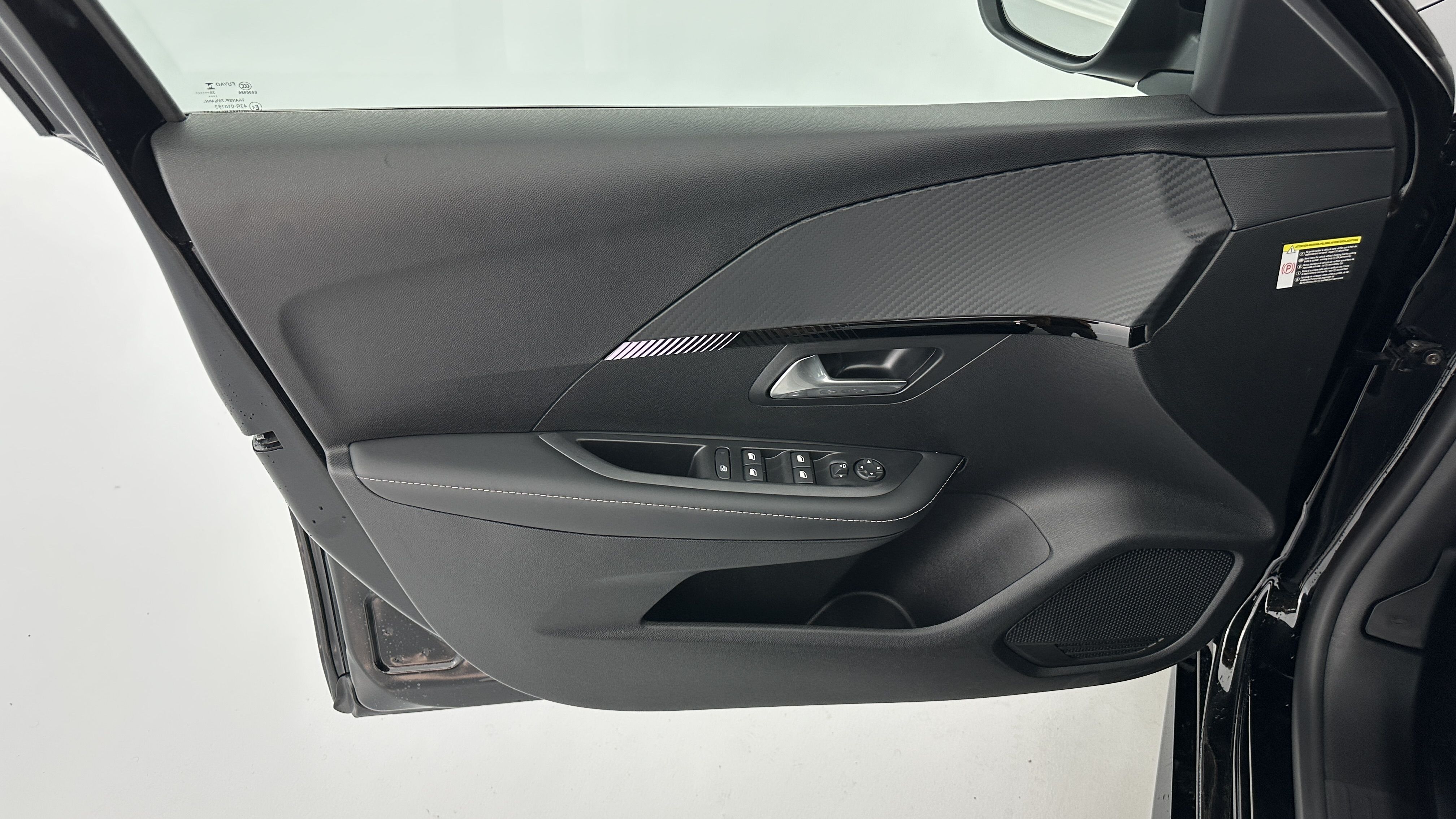 Peugeot 208 - Image 12