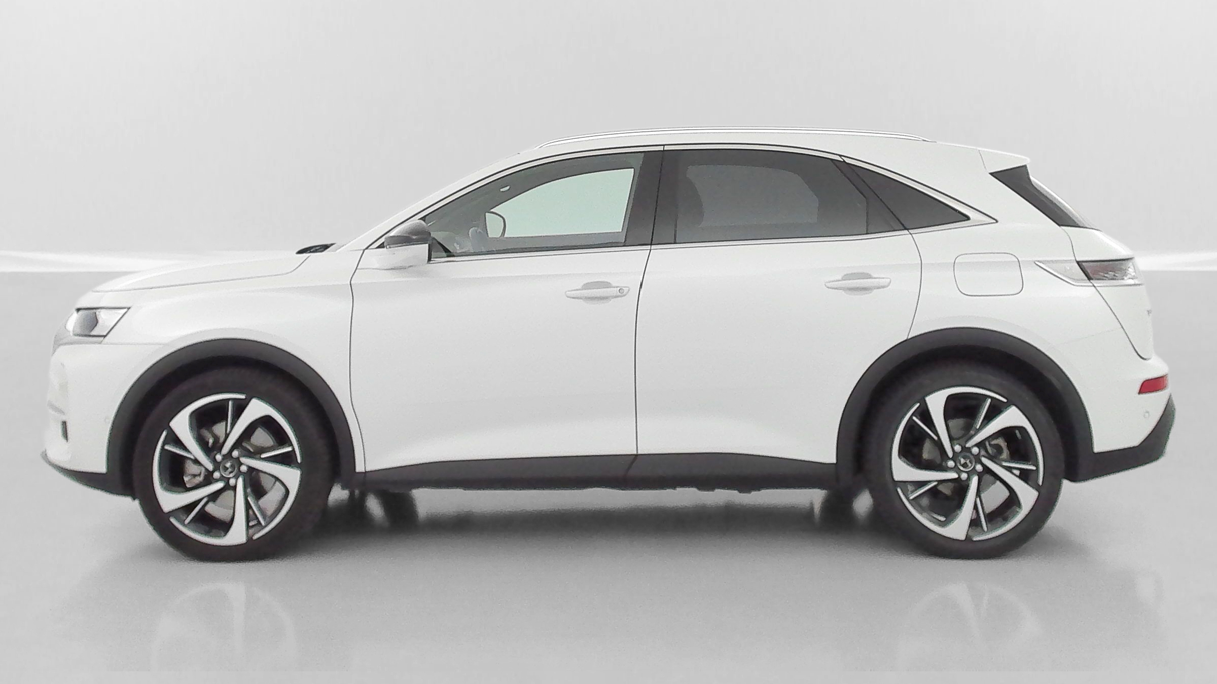 DS DS7 Crossback - Image 4