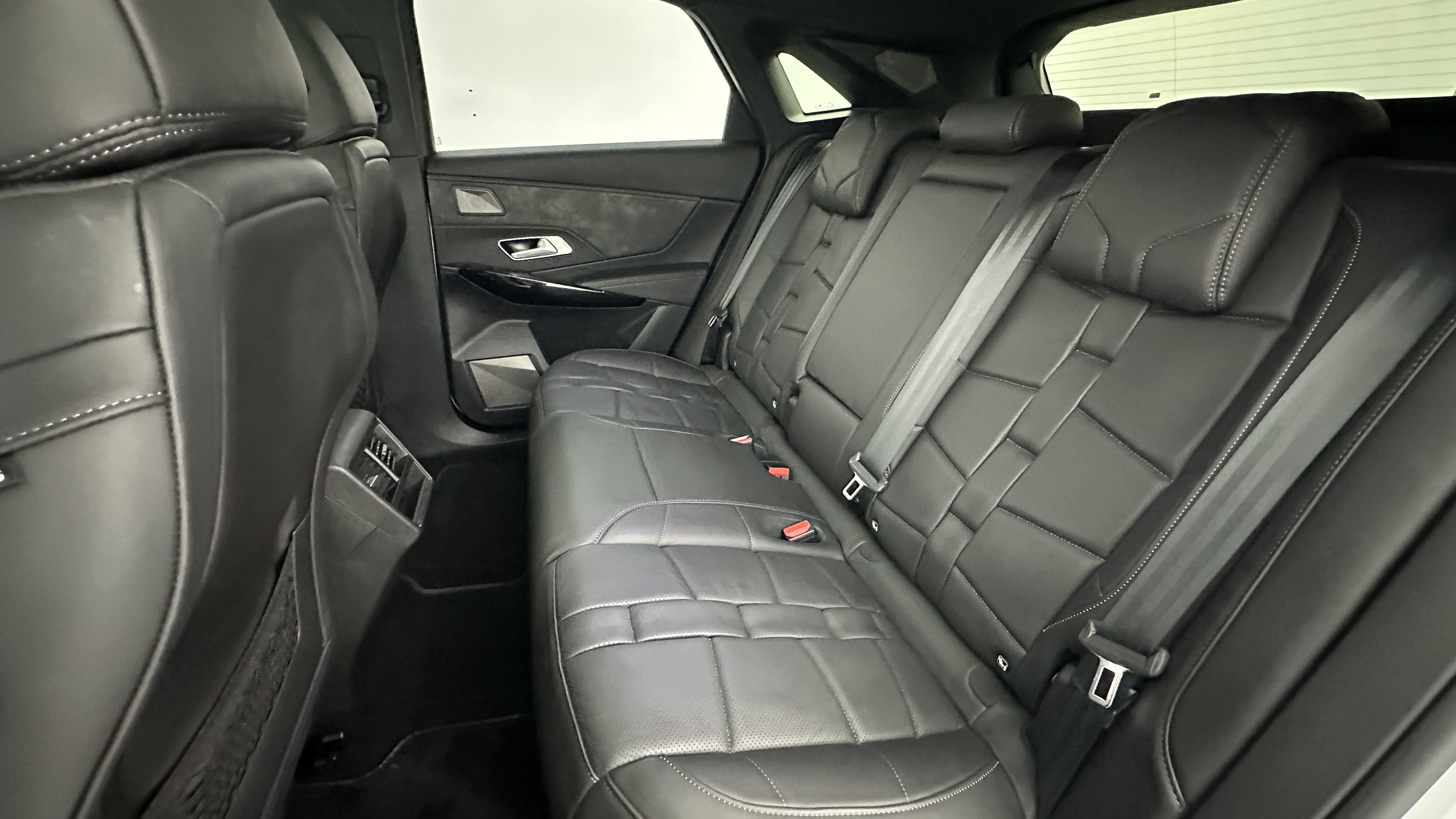 DS DS7 Crossback - Image 9