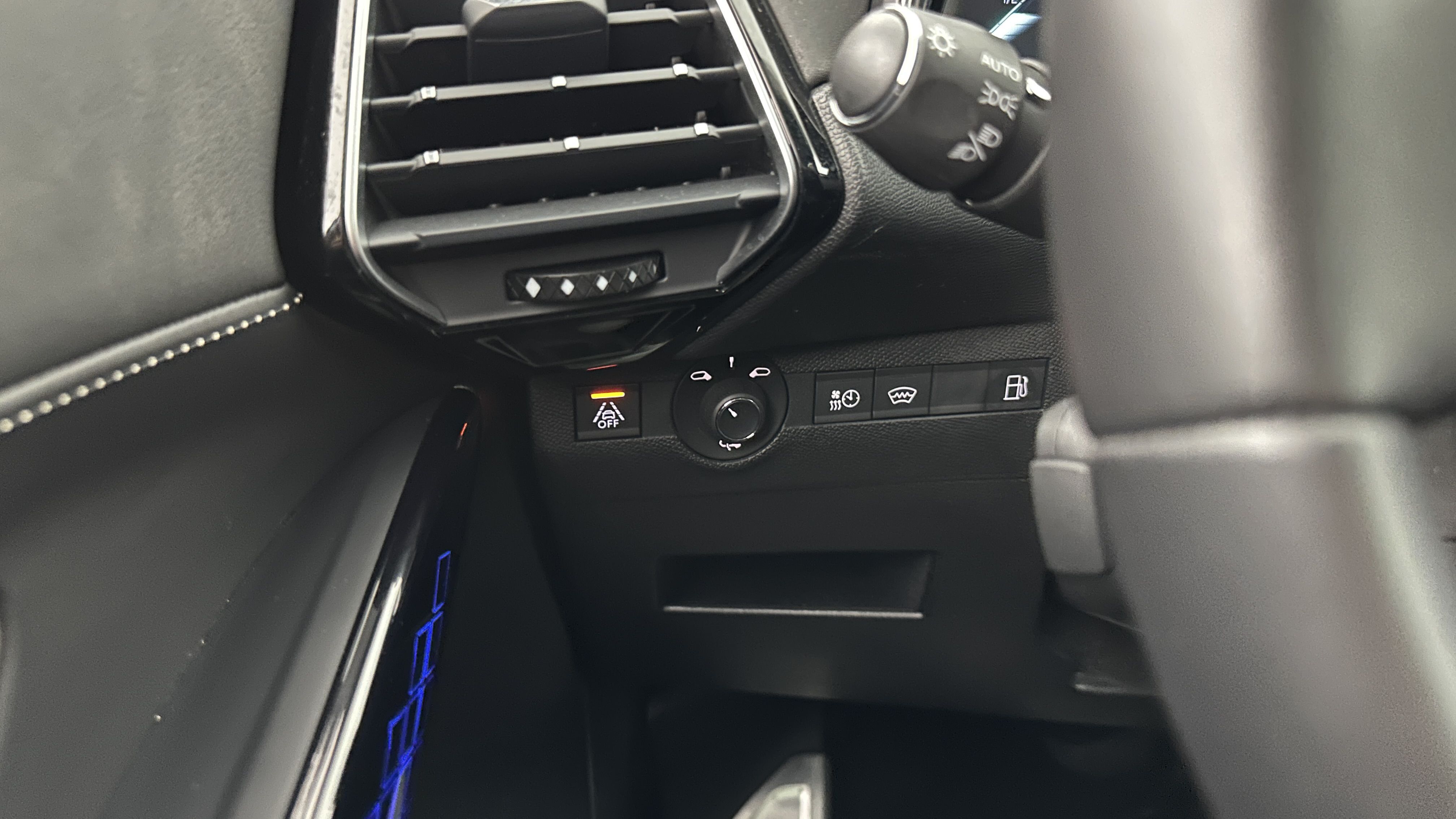 DS DS7 Crossback - Image 25