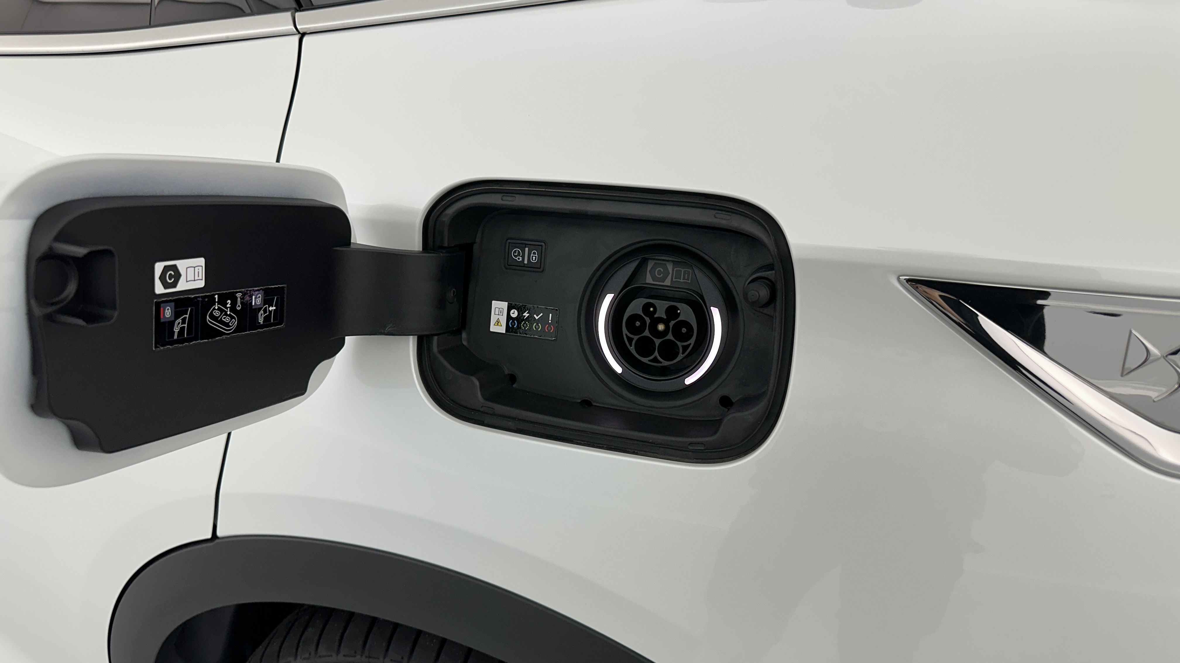 DS DS7 Crossback - Image 29