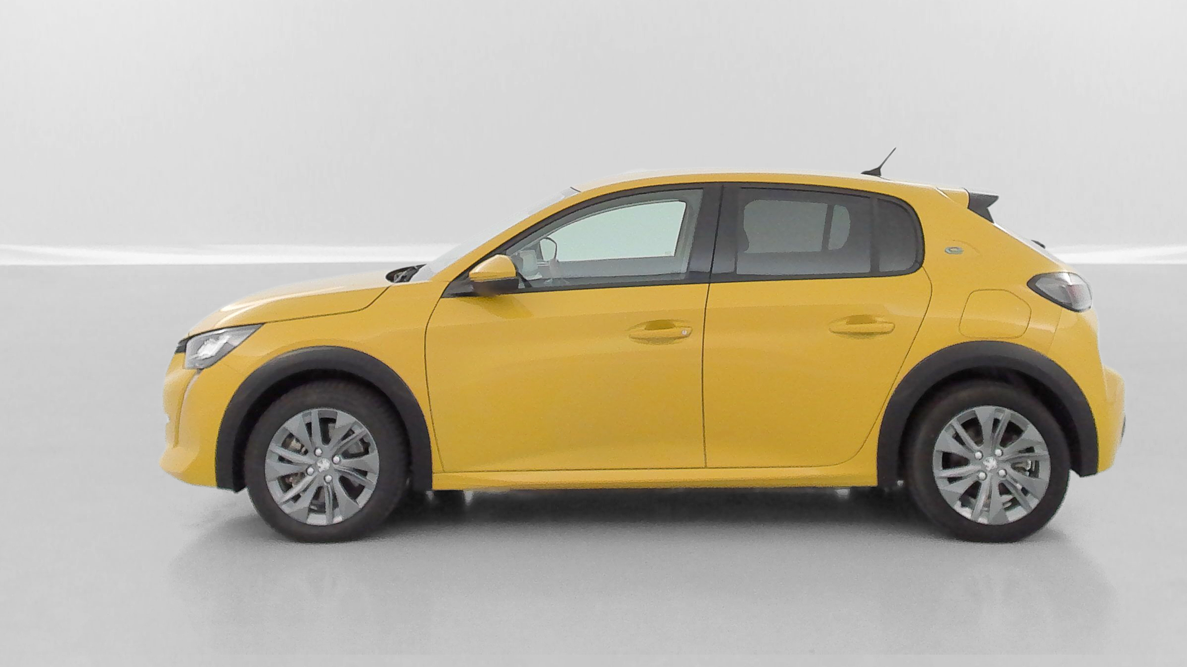 Peugeot E-208 - Image 4