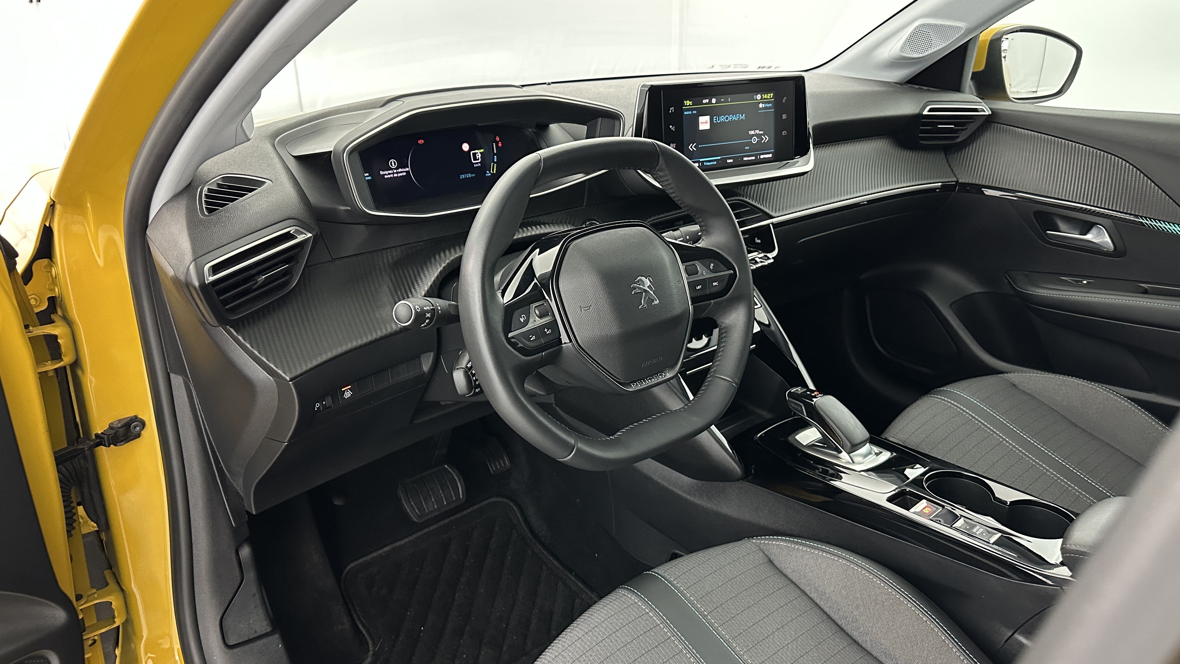 Peugeot E-208 - Image 6