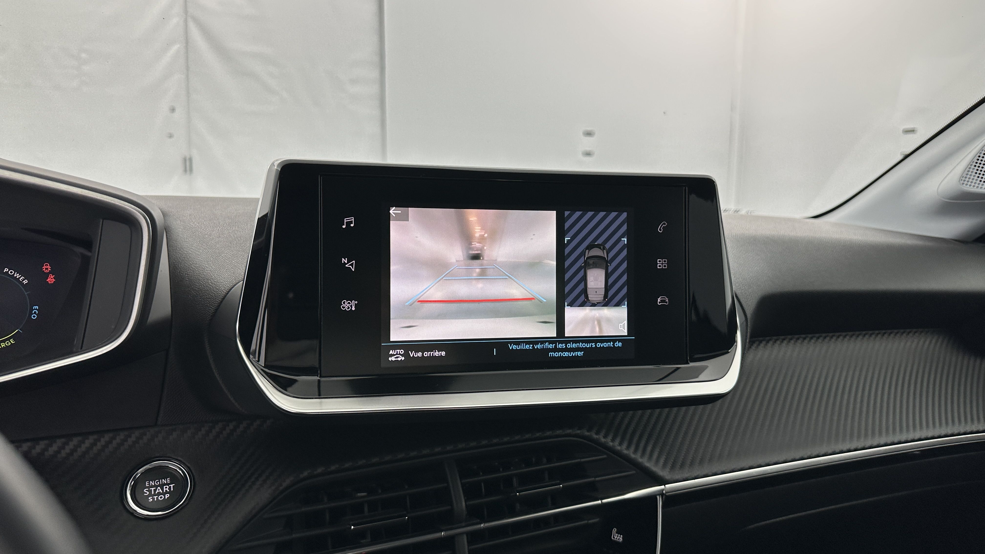 Peugeot E-208 - Image 18