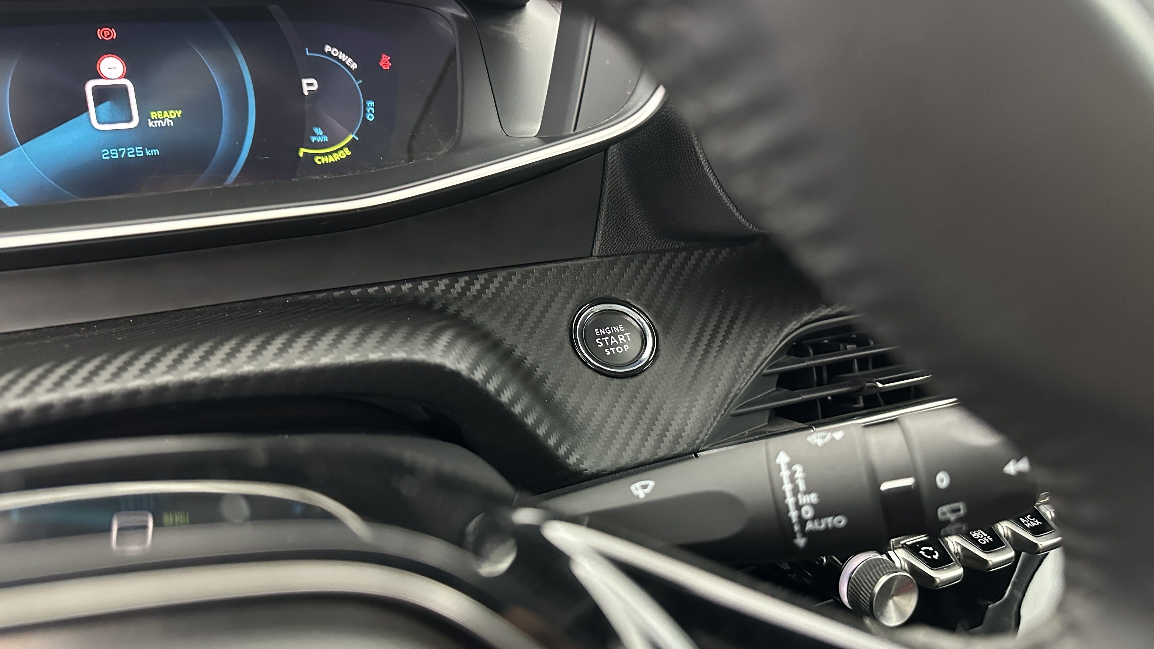 Peugeot E-208 - Image 21