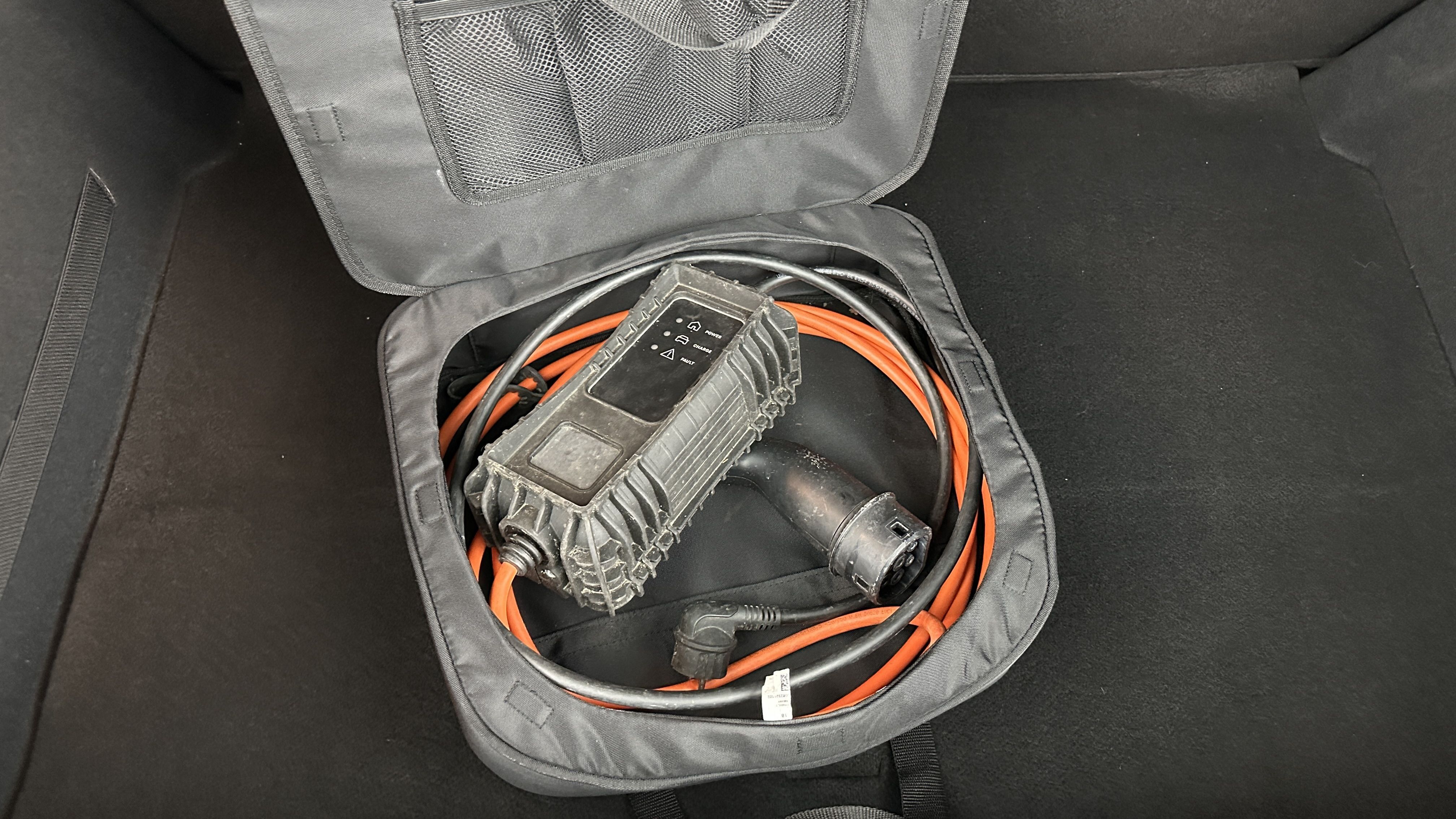 Peugeot E-208 - Image 23