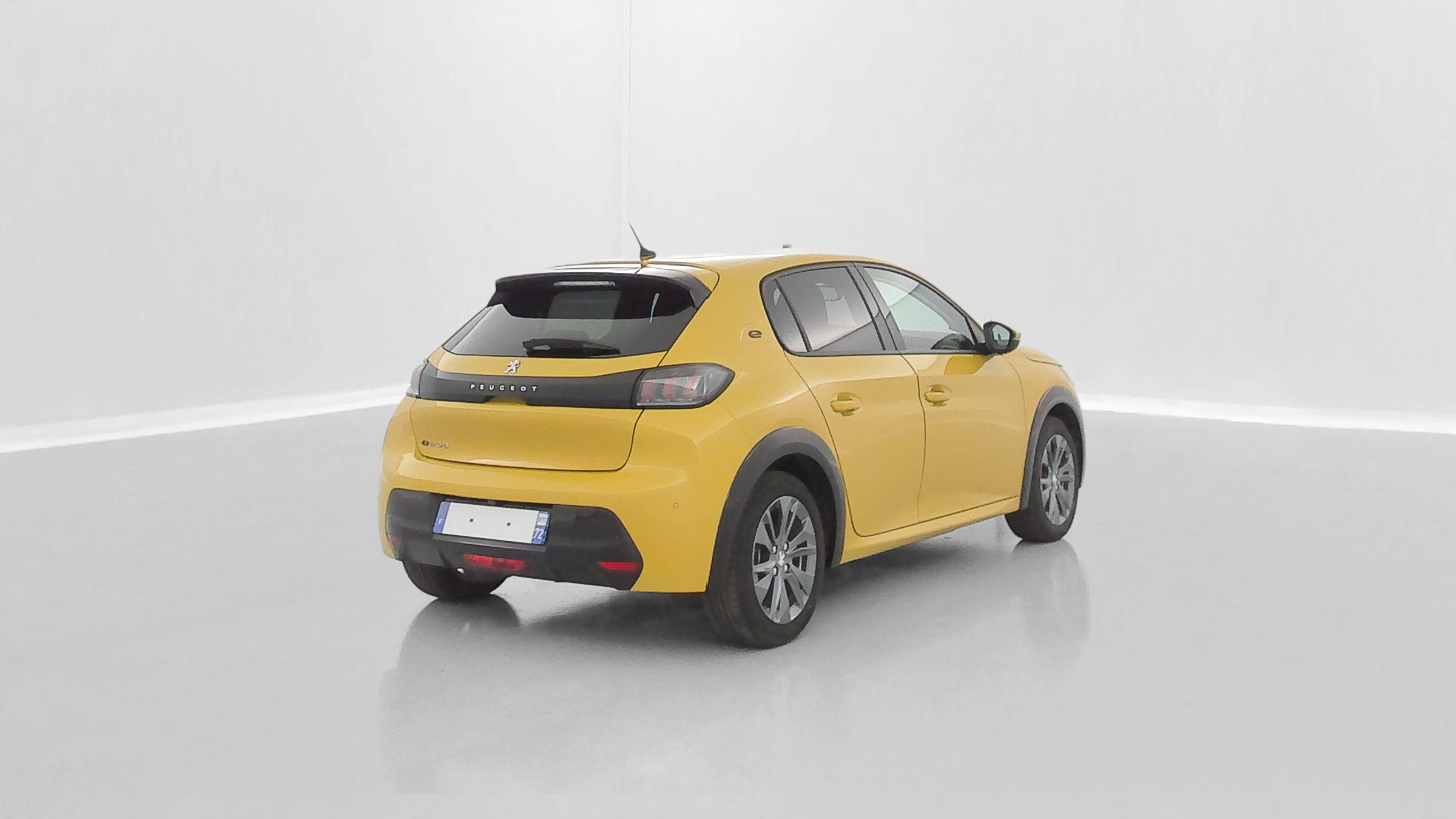 Peugeot E-208 - Image 26