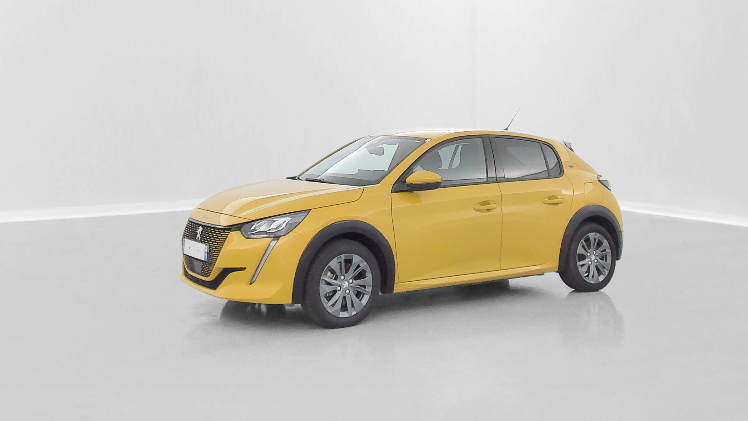 Peugeot E-208 - Image 28