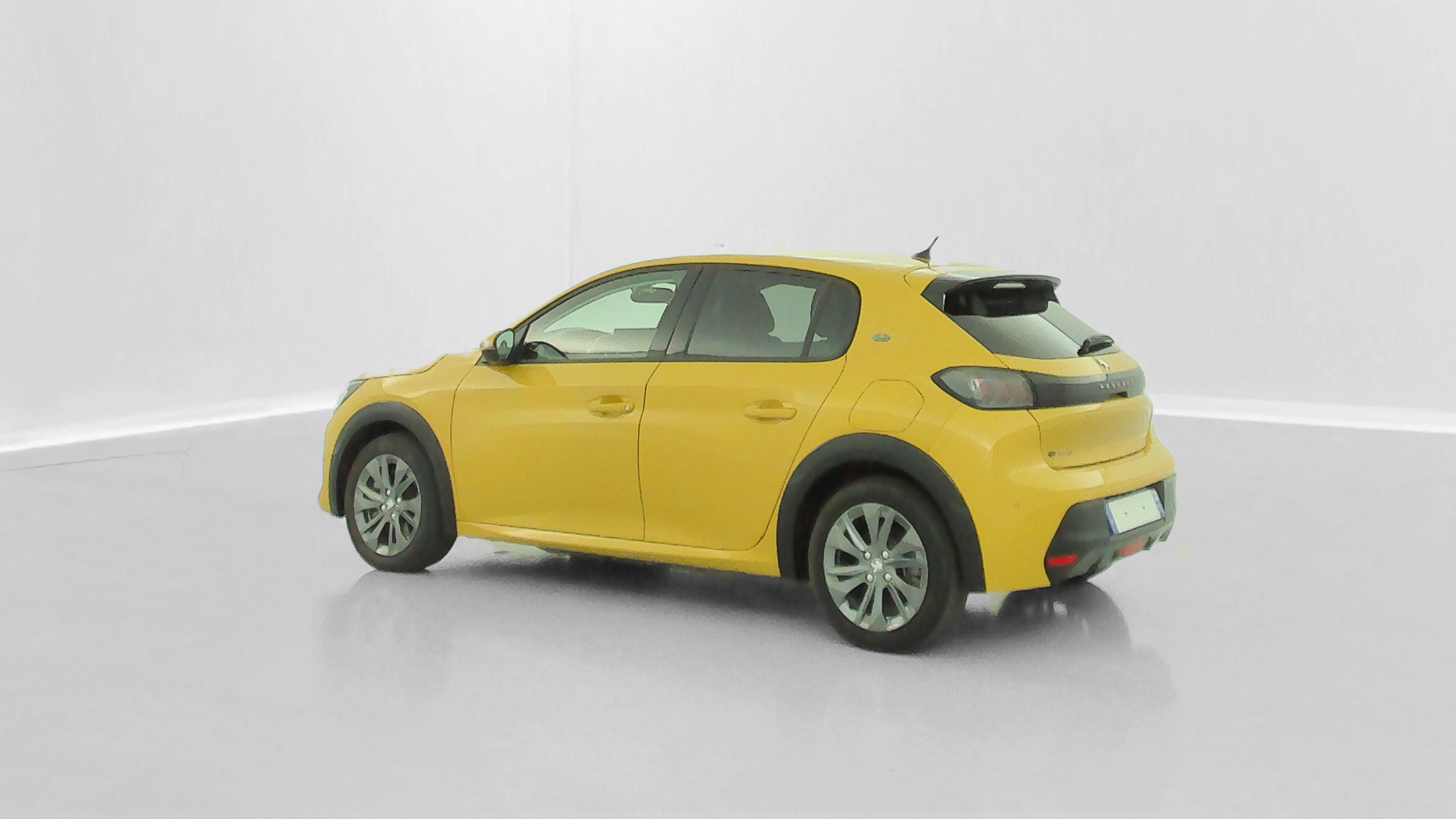 Peugeot E-208 - Image 29