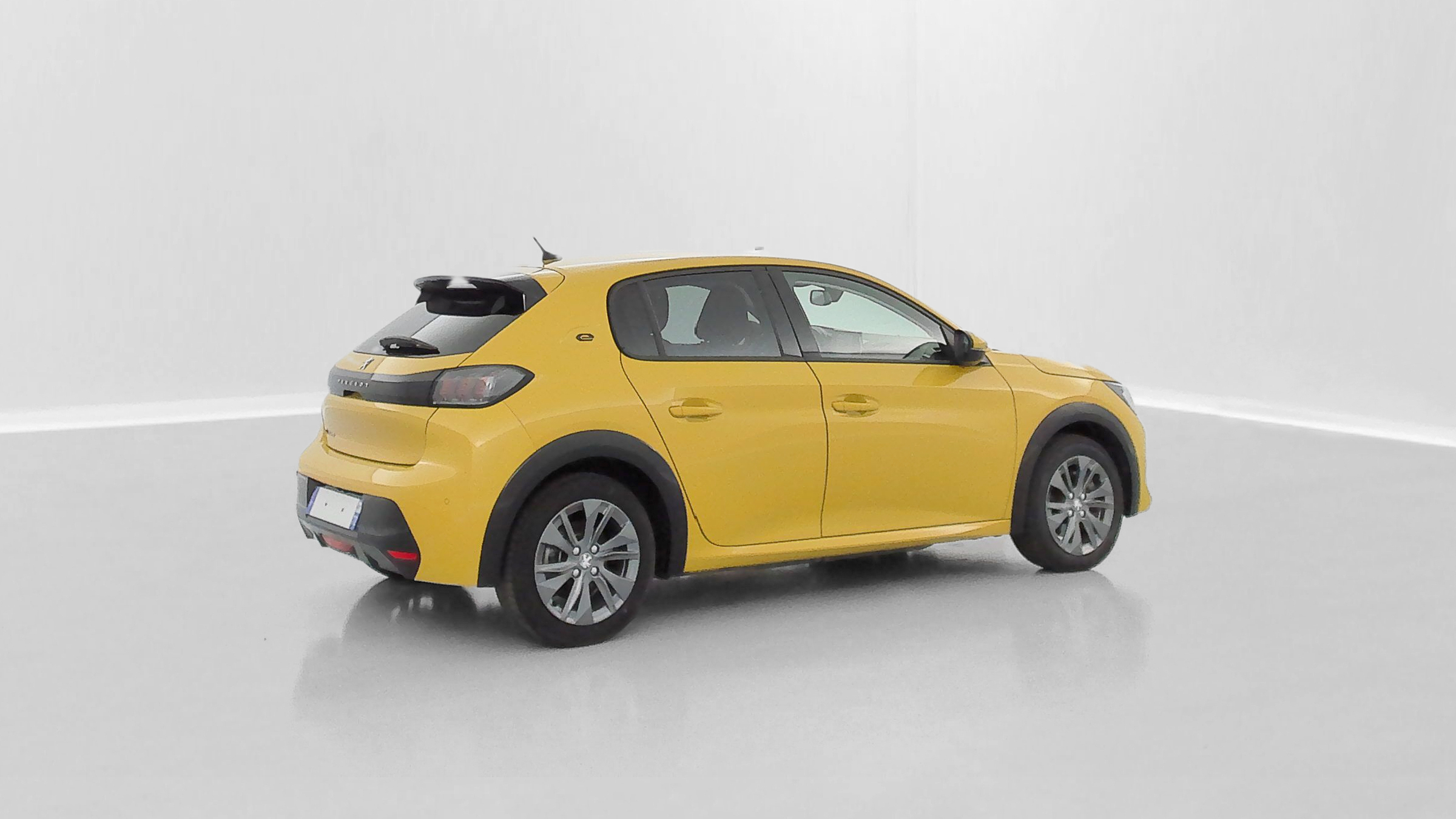 Peugeot E-208 - Image 30