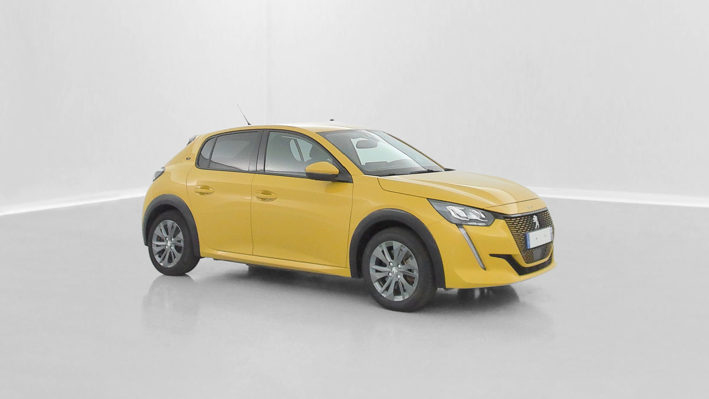 Peugeot E-208 - Image 31