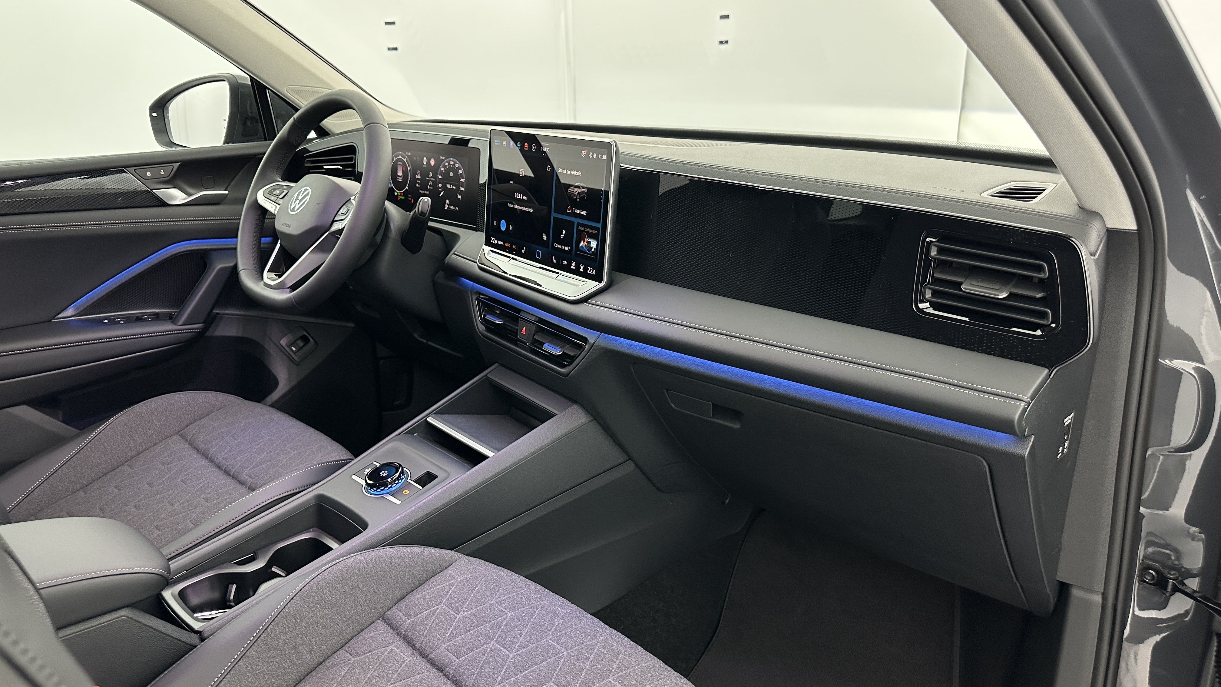 Volkswagen Tiguan - Image 8