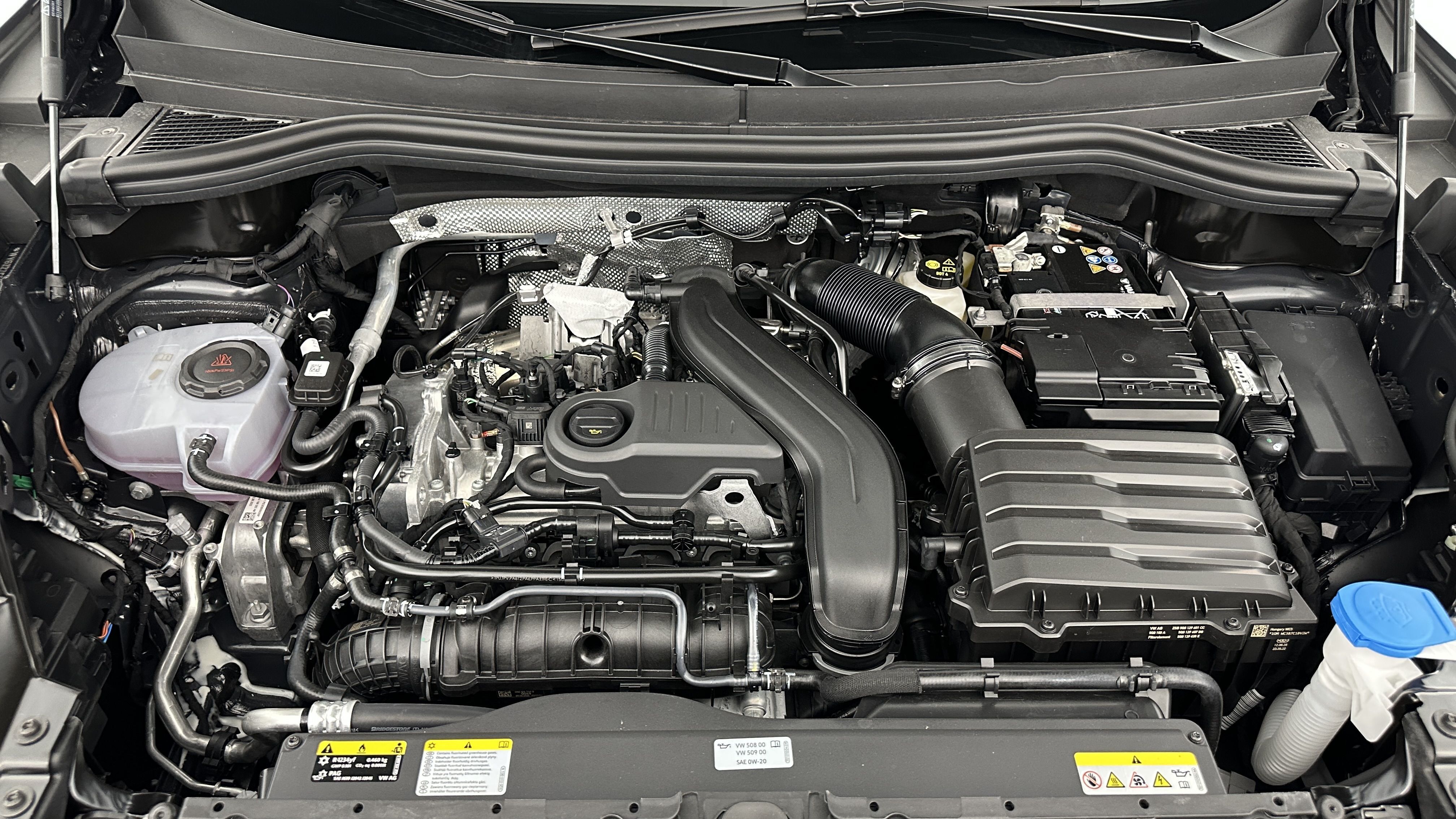 Volkswagen Tiguan - Image 11