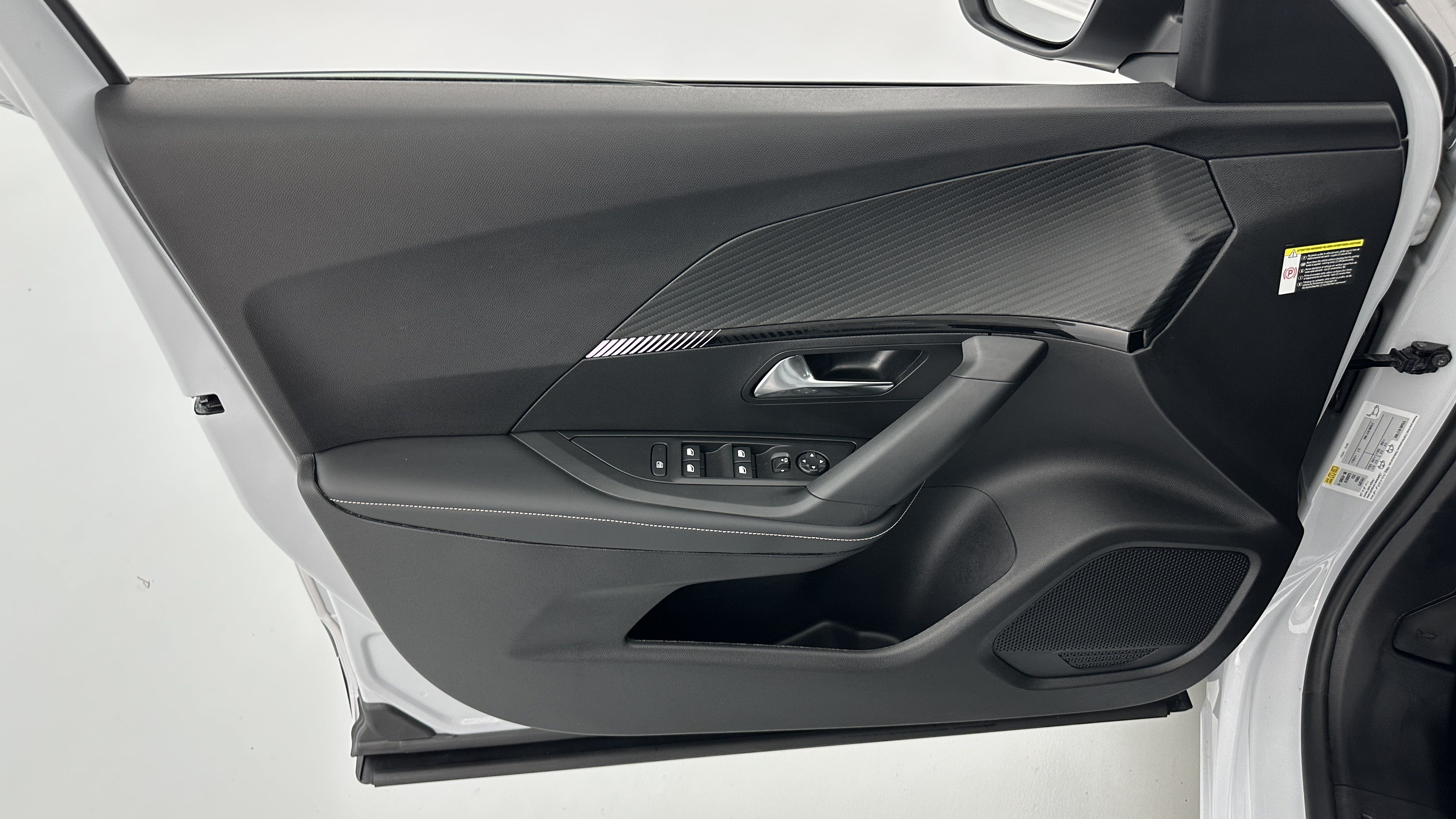 Peugeot 2008 - Image 12