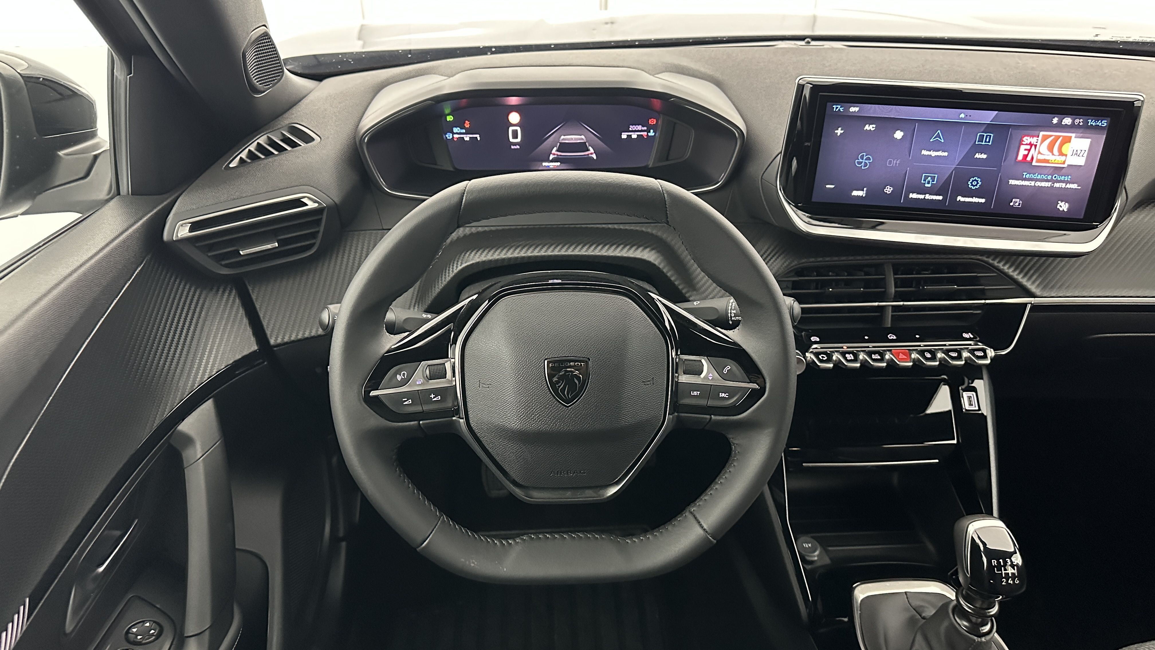 Peugeot 2008 - Image 13