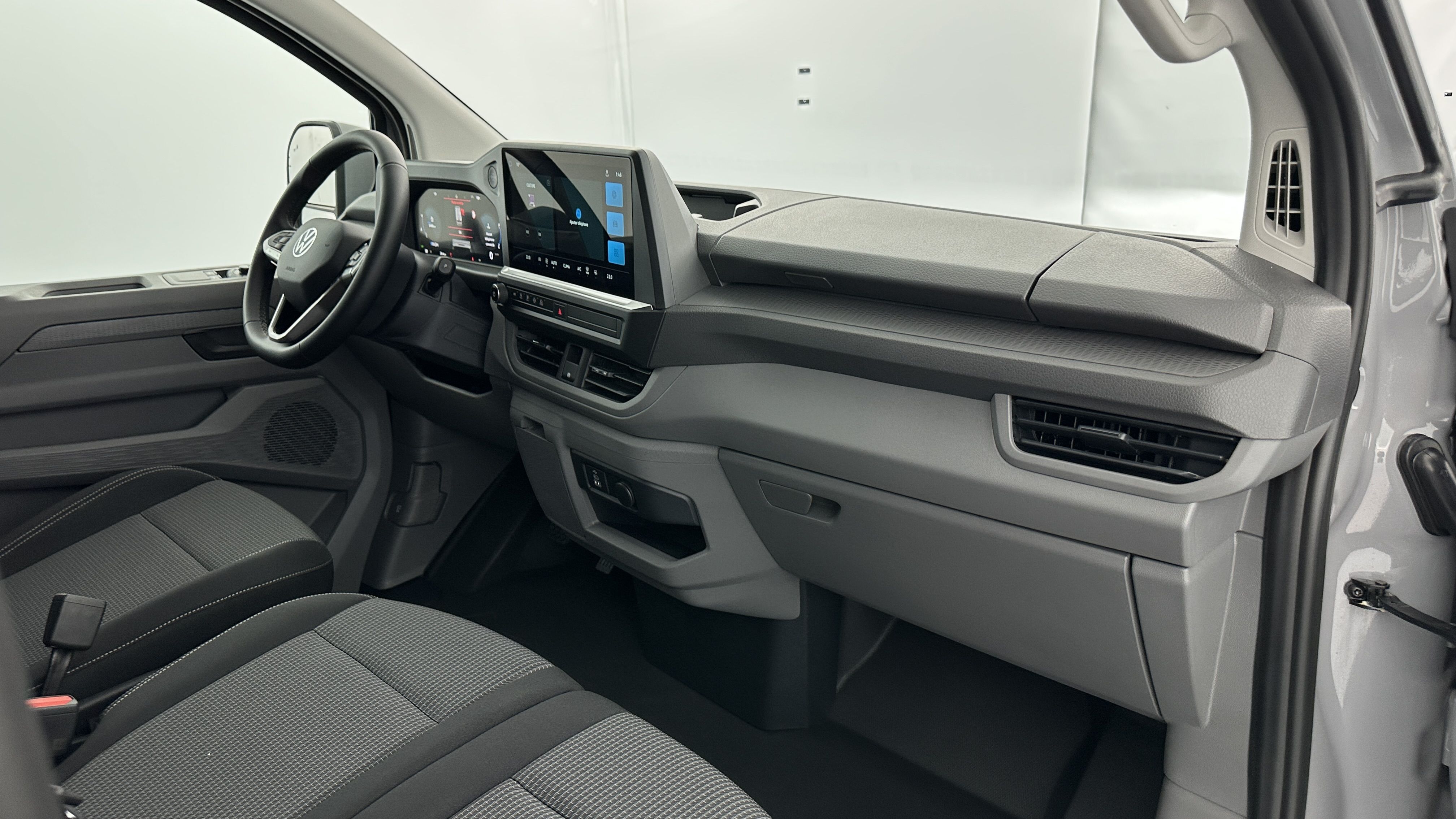 Volkswagen Transporter - Image 7