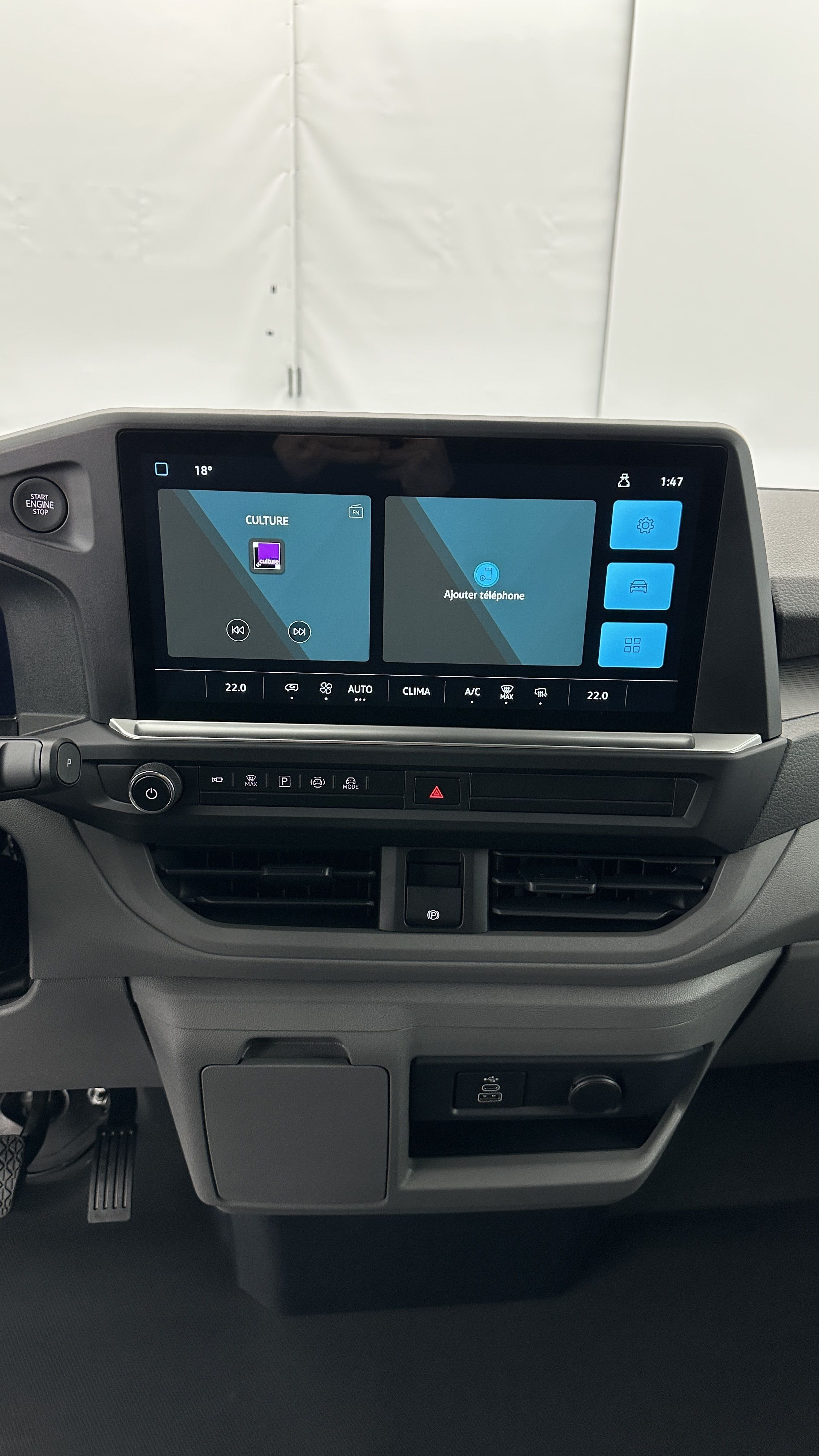 Volkswagen Transporter - Image 12