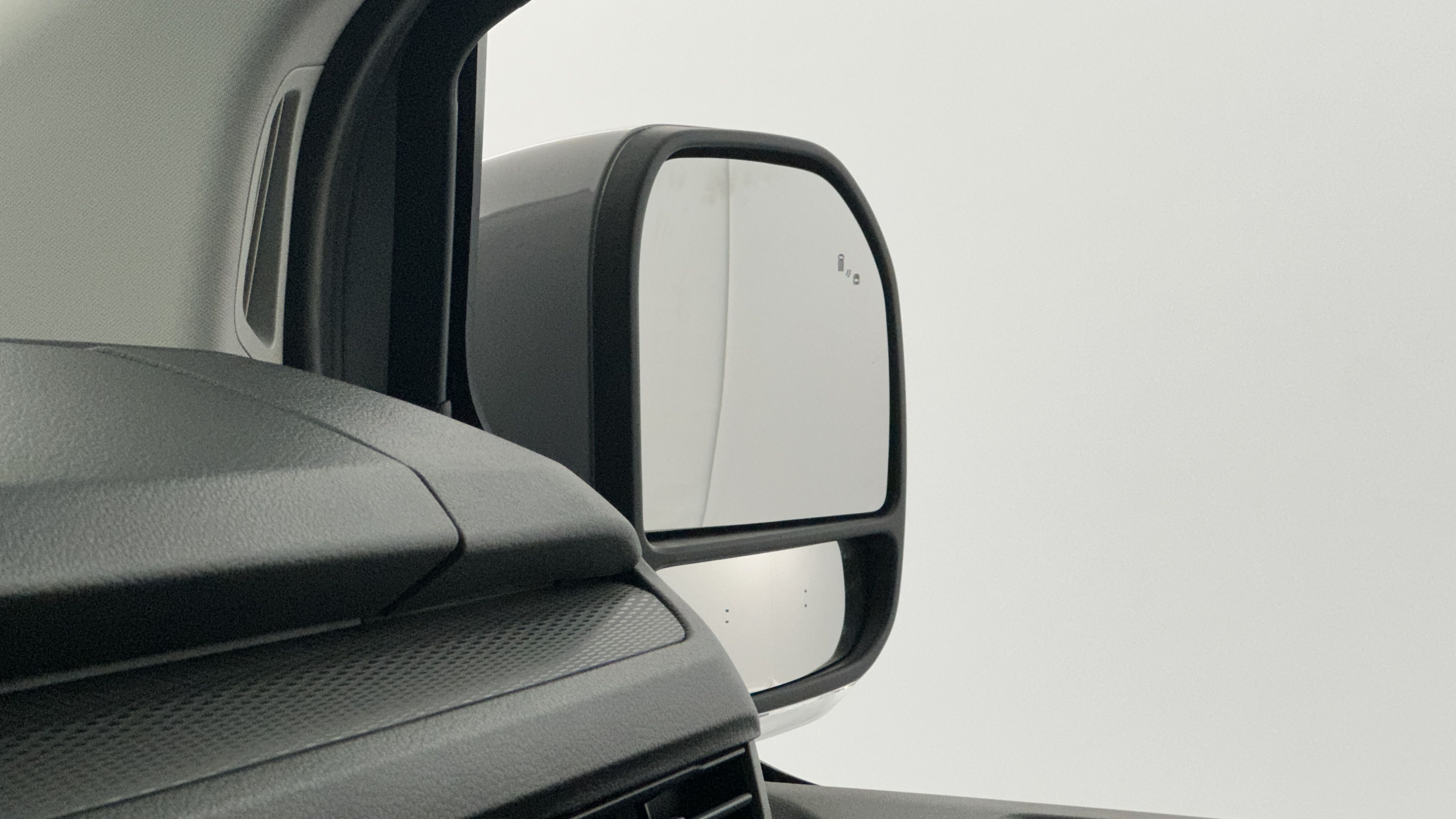 Volkswagen Transporter - Image 17